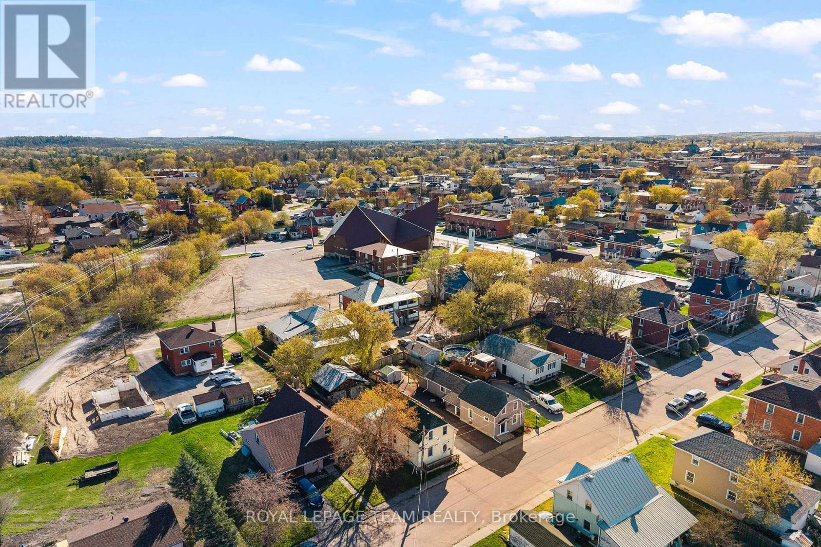 












113 QUEEN STREET N

,
Renfrew,




Ontario
K7V2A4

