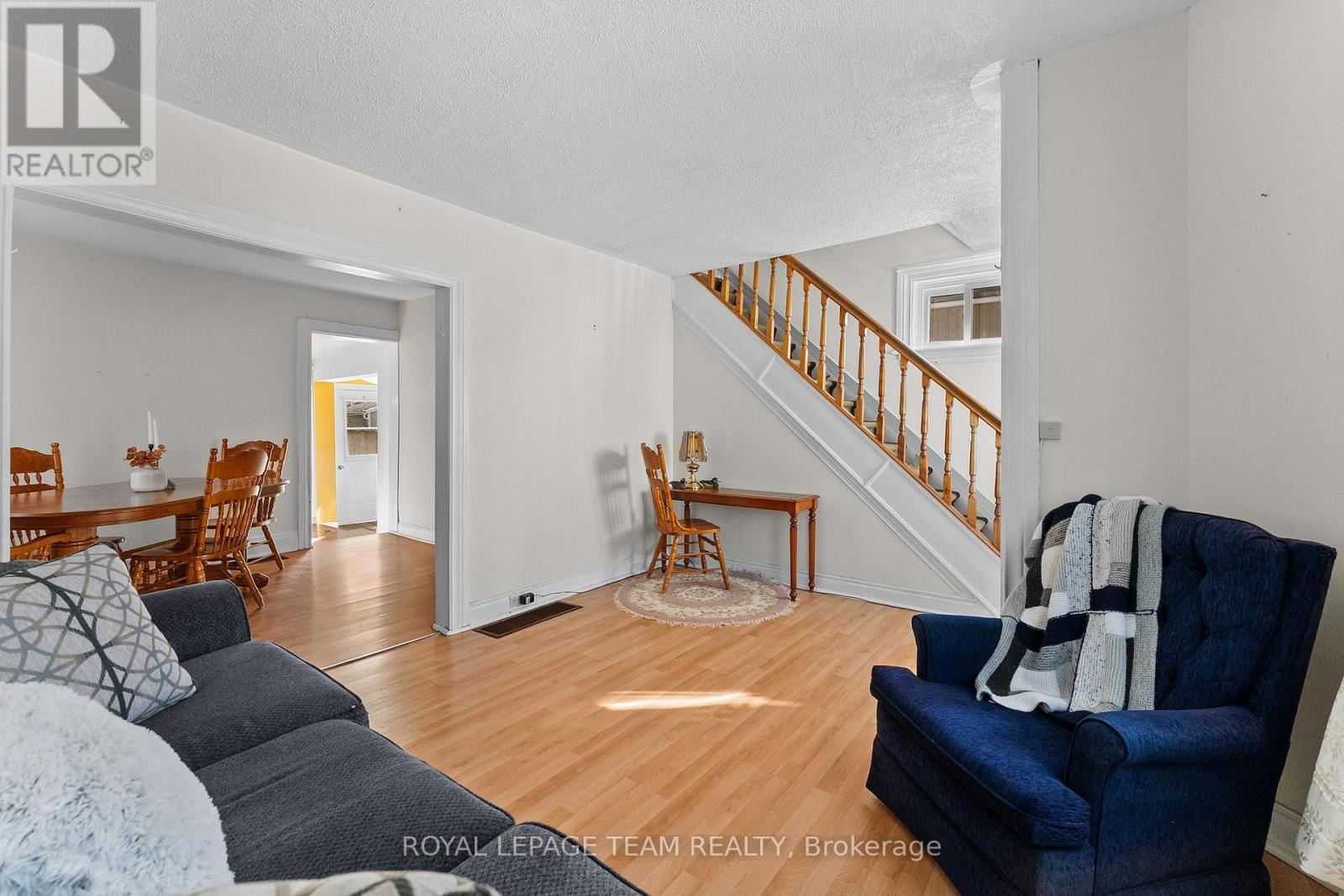












113 QUEEN STREET N

,
Renfrew,




Ontario
K7V2A4


