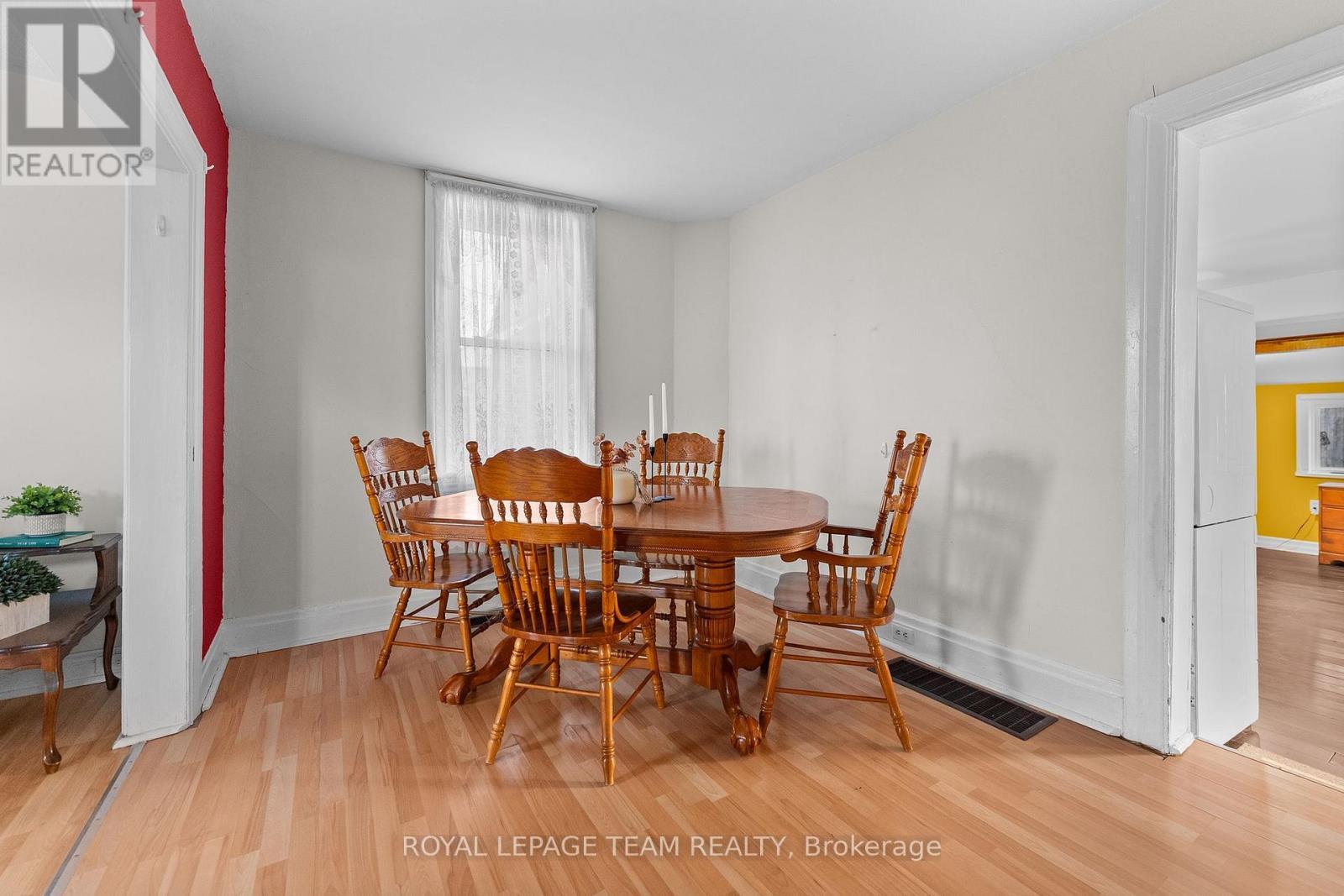 












113 QUEEN STREET N

,
Renfrew,




Ontario
K7V2A4

