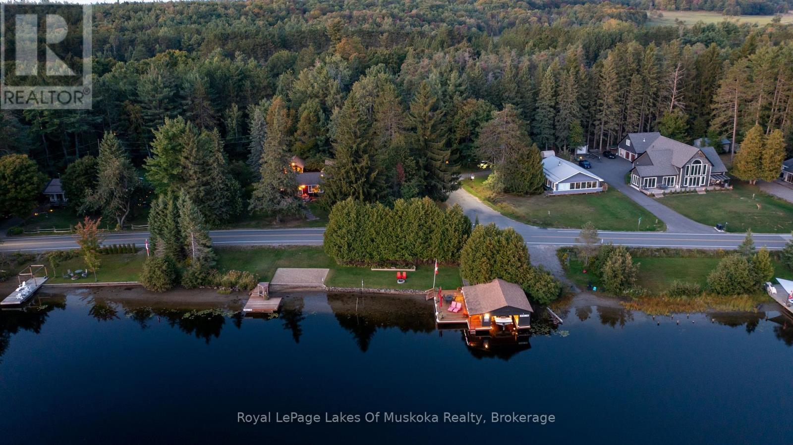 












2 LESLIE DRIVE W

,
Bracebridge (Monck (Bracebridge)),




Ontario
P1L1W8

