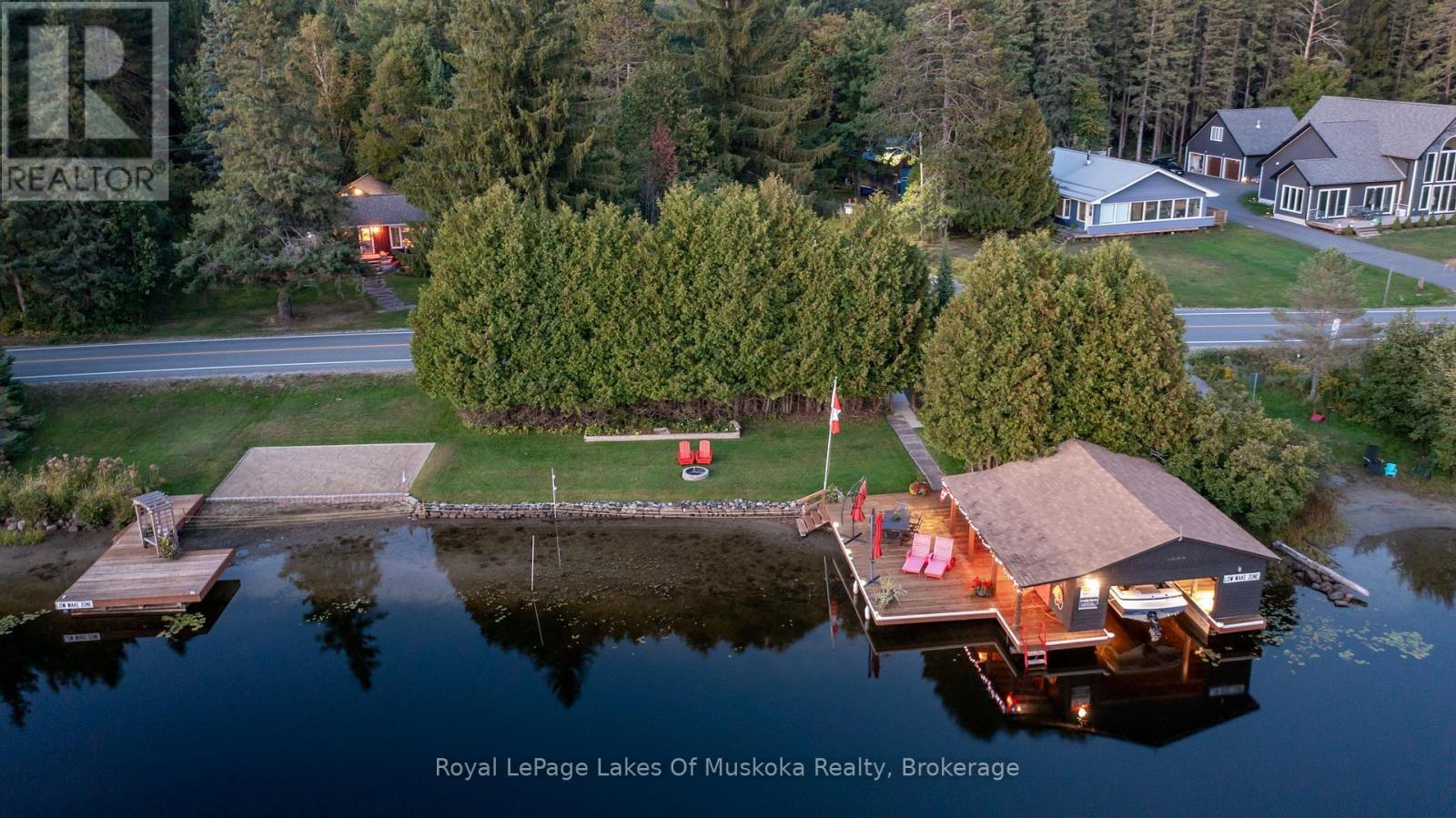 












2 LESLIE DRIVE W

,
Bracebridge (Monck (Bracebridge)),




Ontario
P1L1W8

