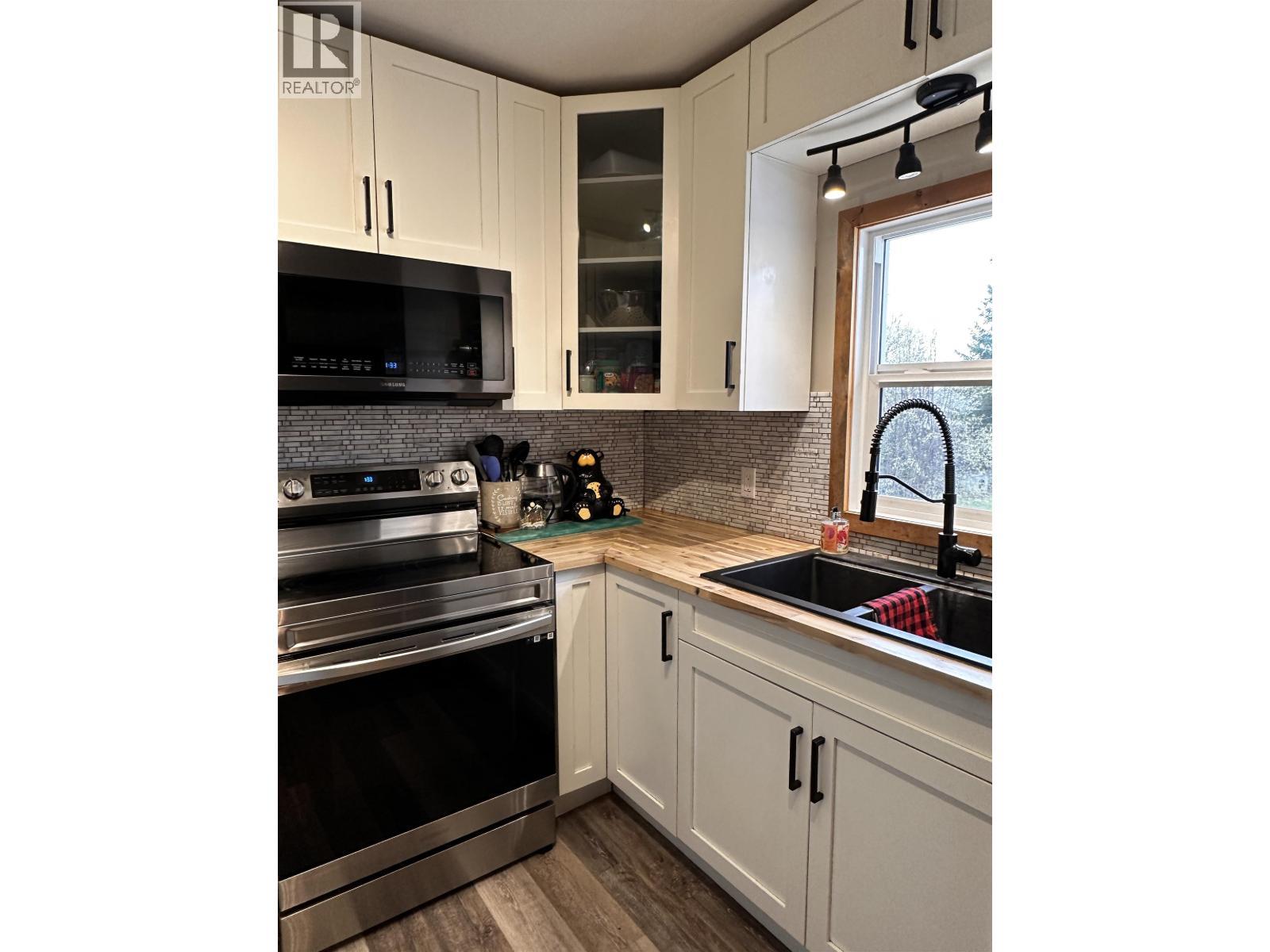 












5620 49 STREET

,
Fort Nelson,




British Columbia
V0C1R0

