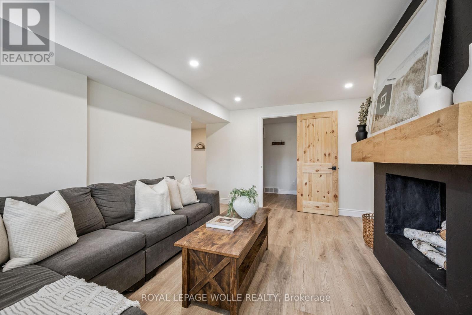 












58 BOCK STREET

,
Wilmot,




Ontario
N0B2E0

