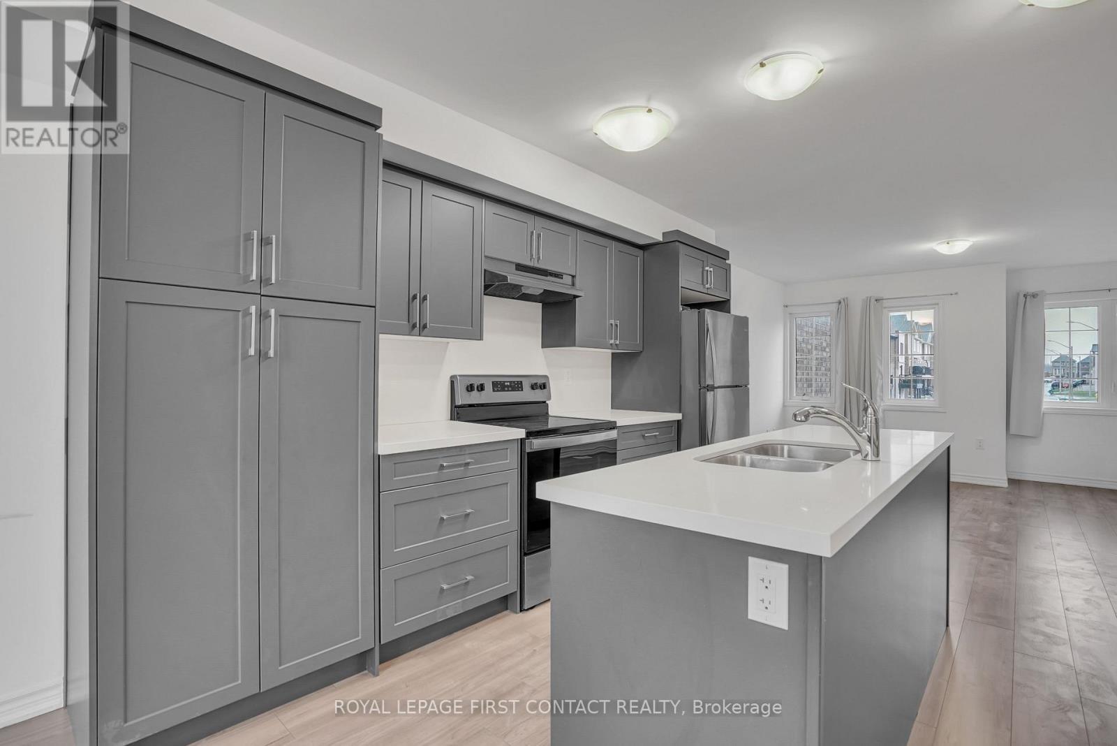 












49 PUMPKIN CORNER CRESCENT

,
Barrie,




Ontario
L9J0T7

