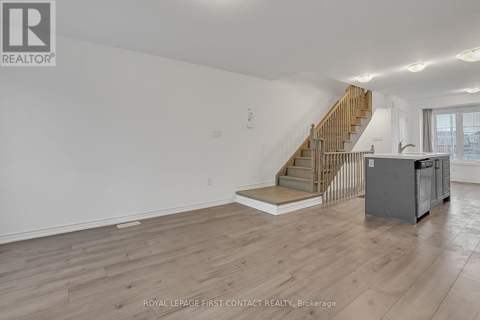 












49 PUMPKIN CORNER CRESCENT

,
Barrie,




Ontario
L9J0T7

