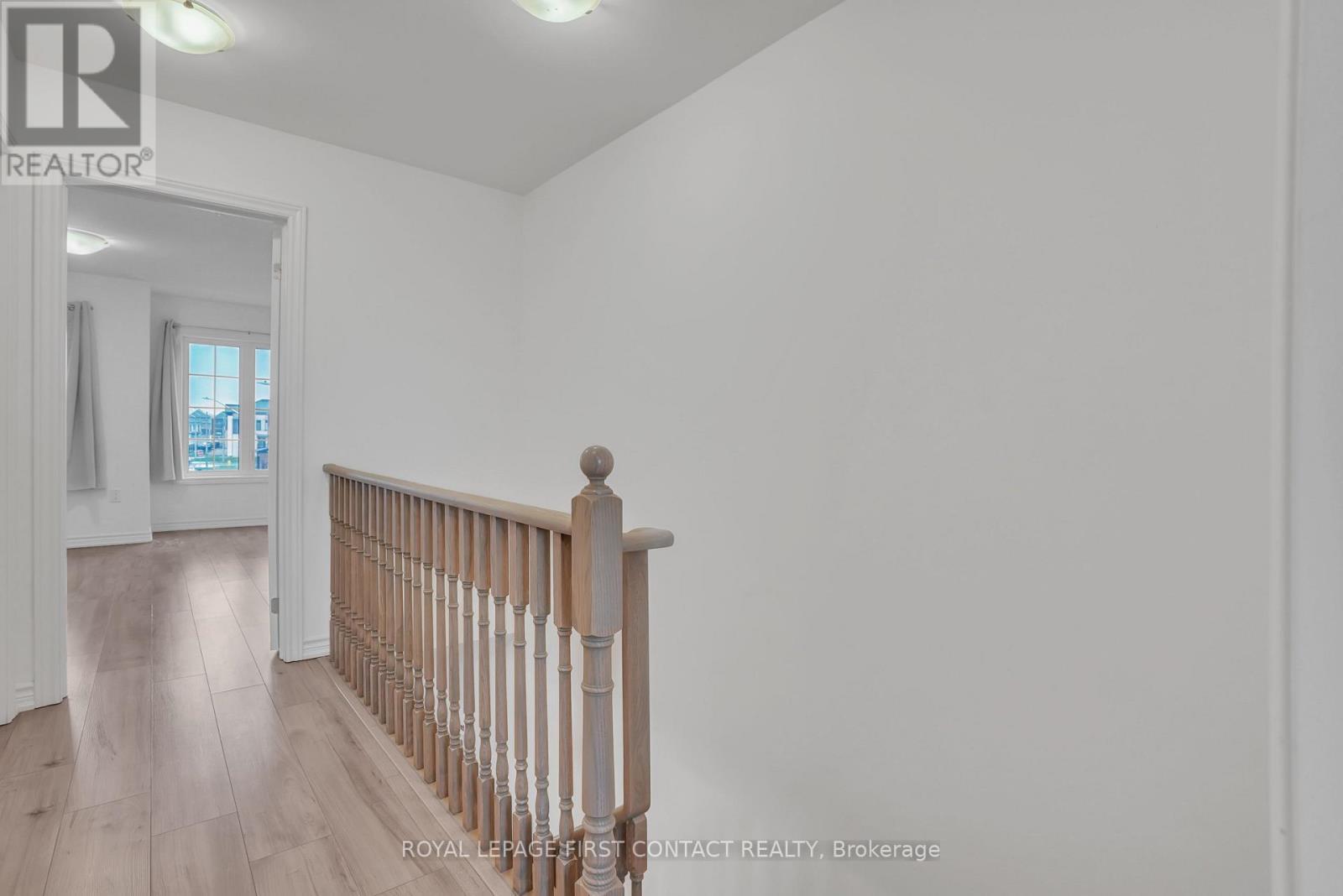 












49 PUMPKIN CORNER CRESCENT

,
Barrie,




Ontario
L9J0T7

