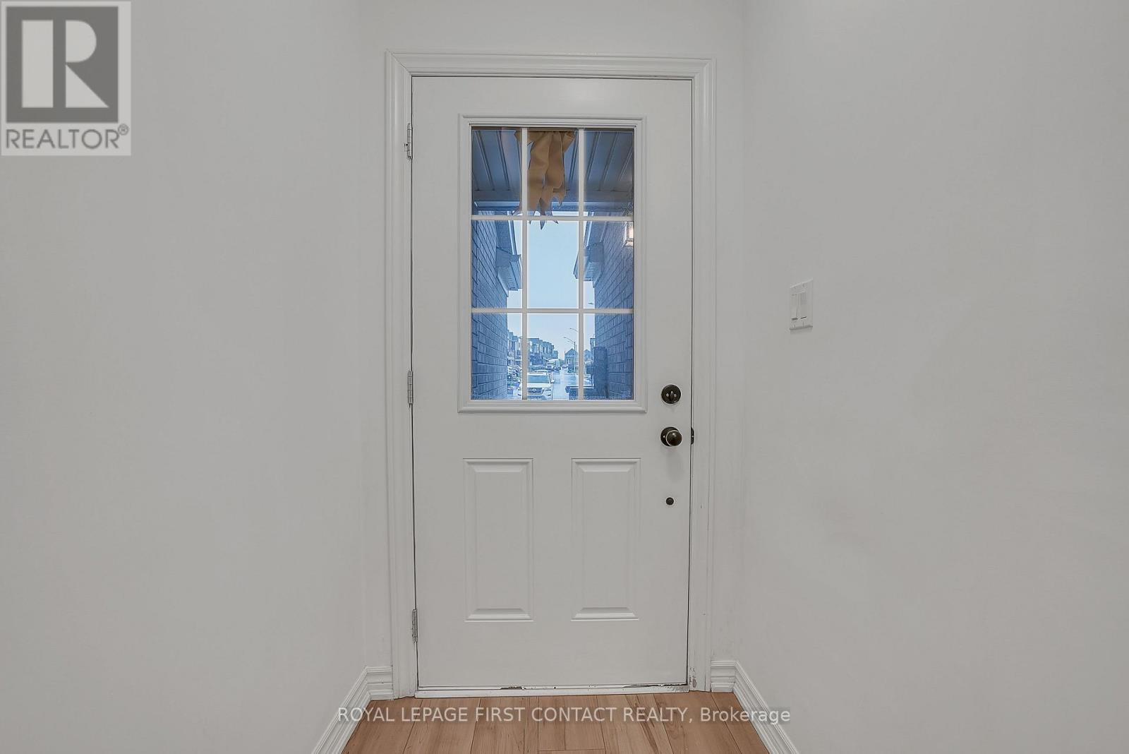












49 PUMPKIN CORNER CRESCENT

,
Barrie,




Ontario
L9J0T7

