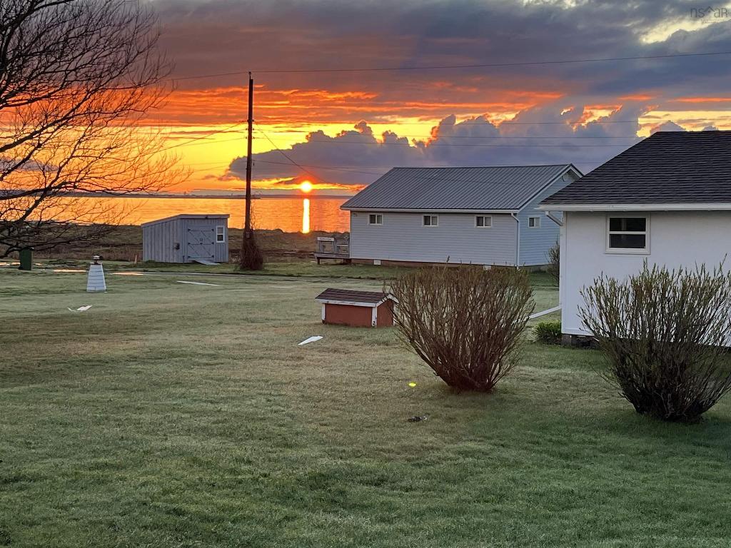












6 Douglas Crescent

,
Marshville,







NS
B0K 1N0

