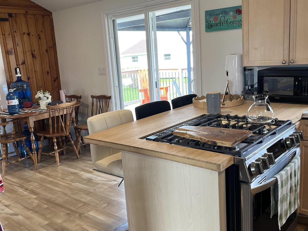 












6 Douglas Crescent

,
Marshville,







NS
B0K 1N0


