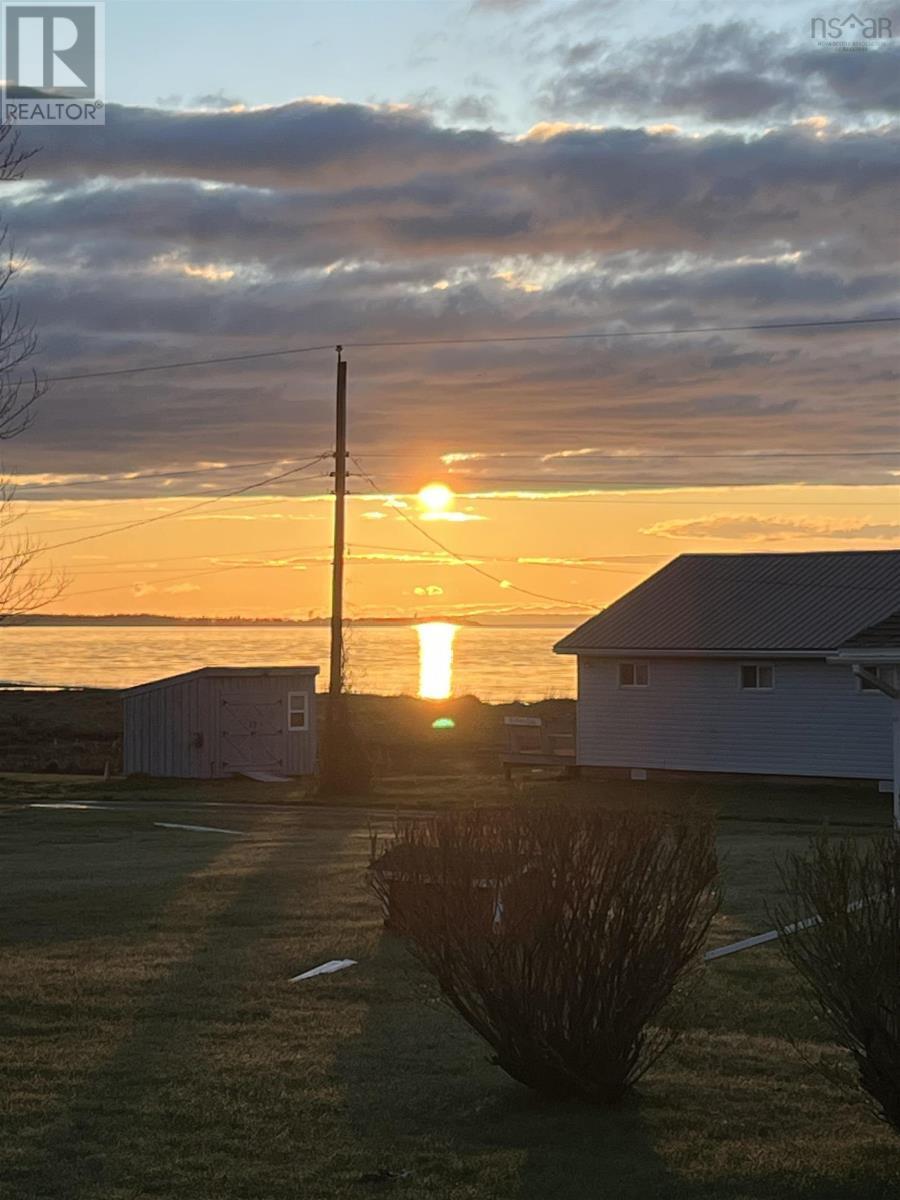 












6 Douglas Crescent

,
Marshville,




Nova Scotia
B0K1N0

