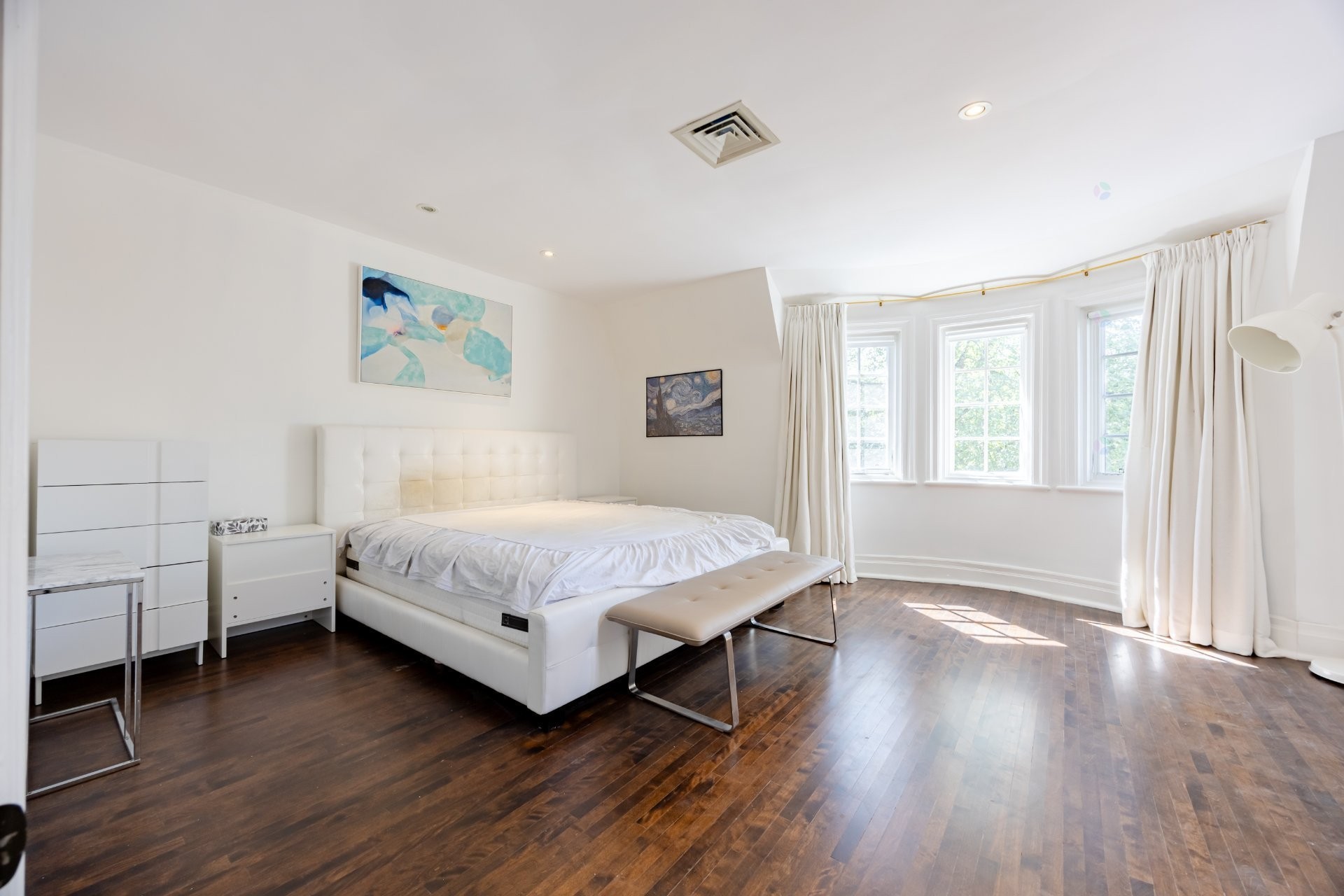 









33


Rue Thurlow

,
Hampstead,




QC
H3X3G7


