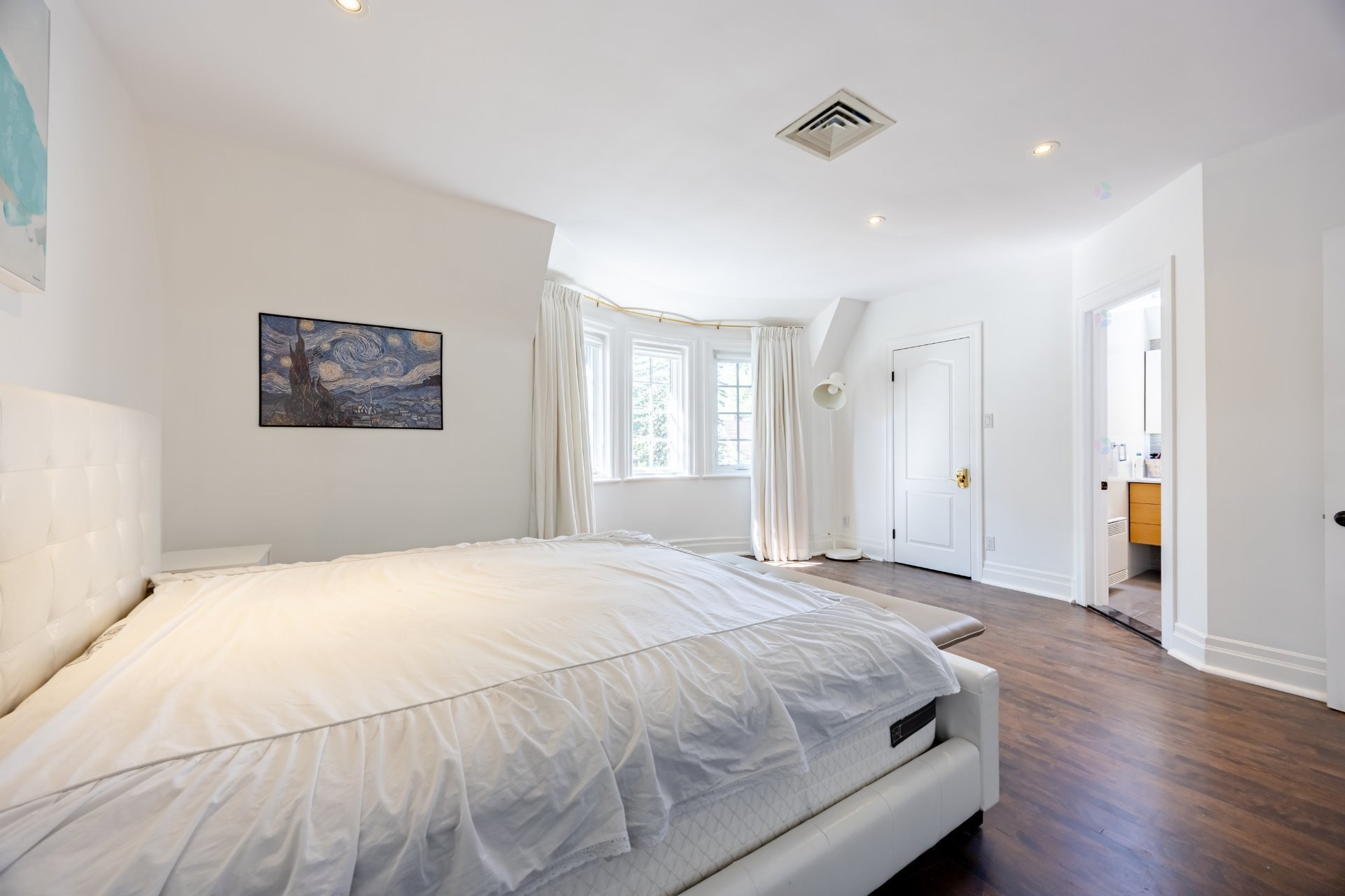 









33


Rue Thurlow

,
Hampstead,




QC
H3X3G7

