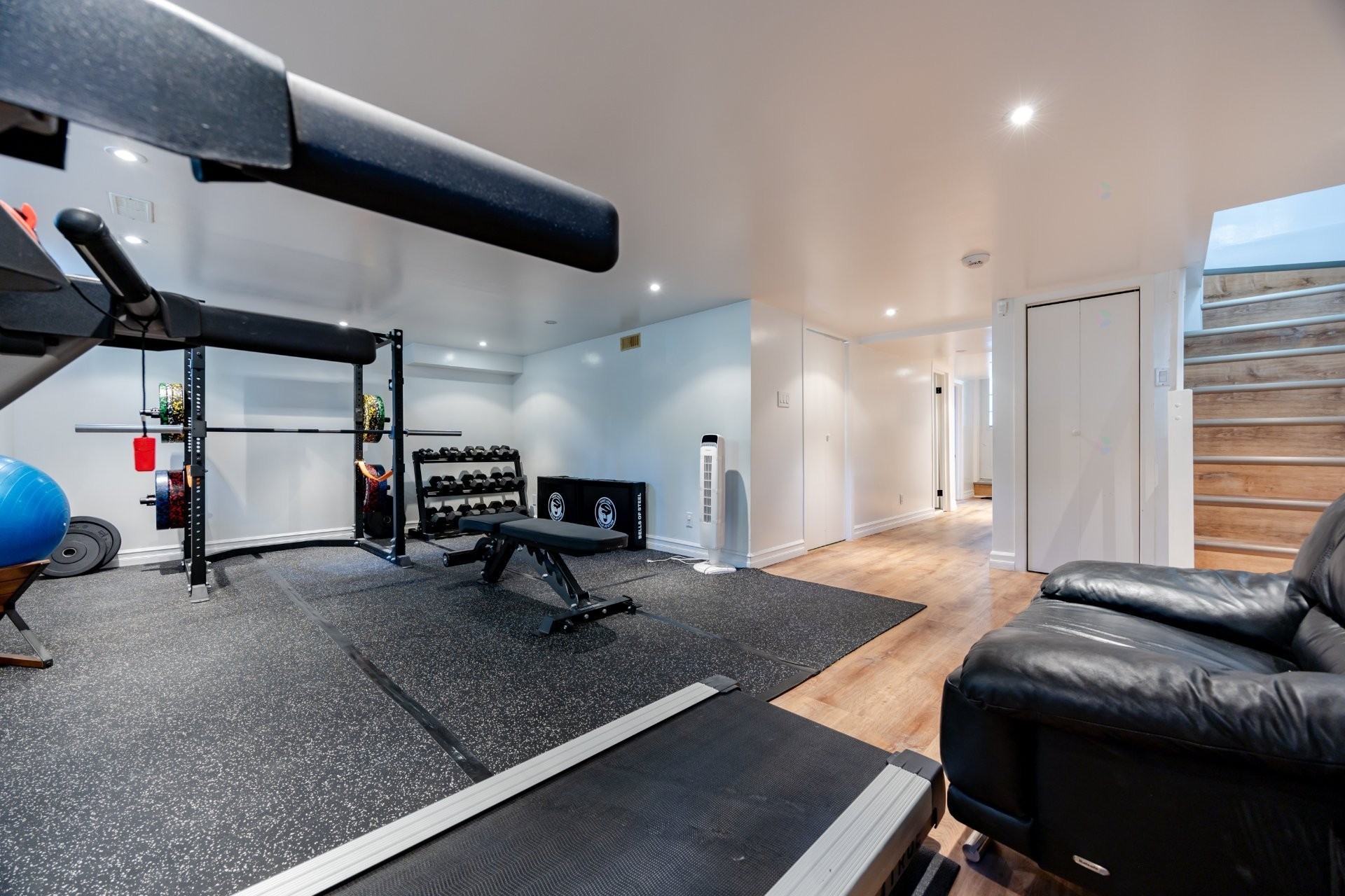 









33


Rue Thurlow

,
Hampstead,




QC
H3X3G7

