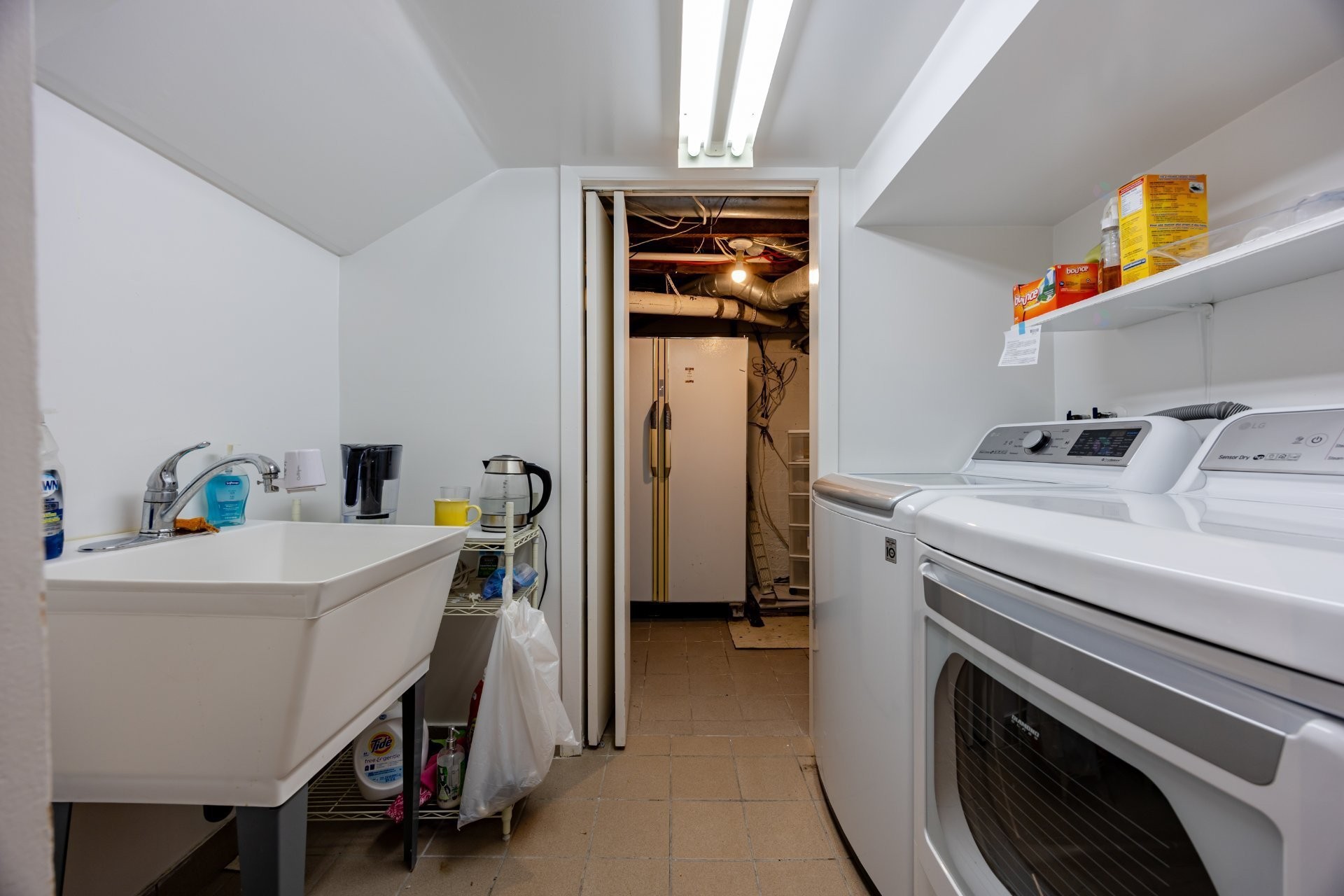 









33


Rue Thurlow

,
Hampstead,




QC
H3X3G7

