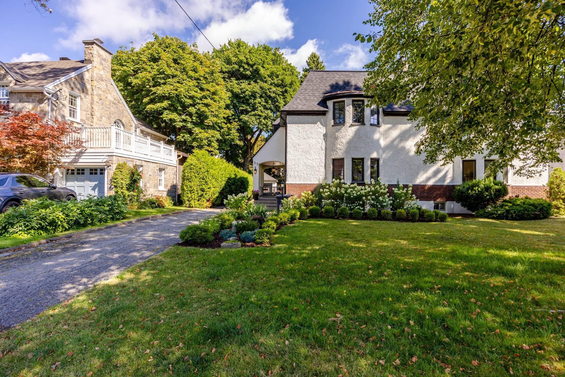 









33


Rue Thurlow

,
Hampstead,




QC
H3X3G7

