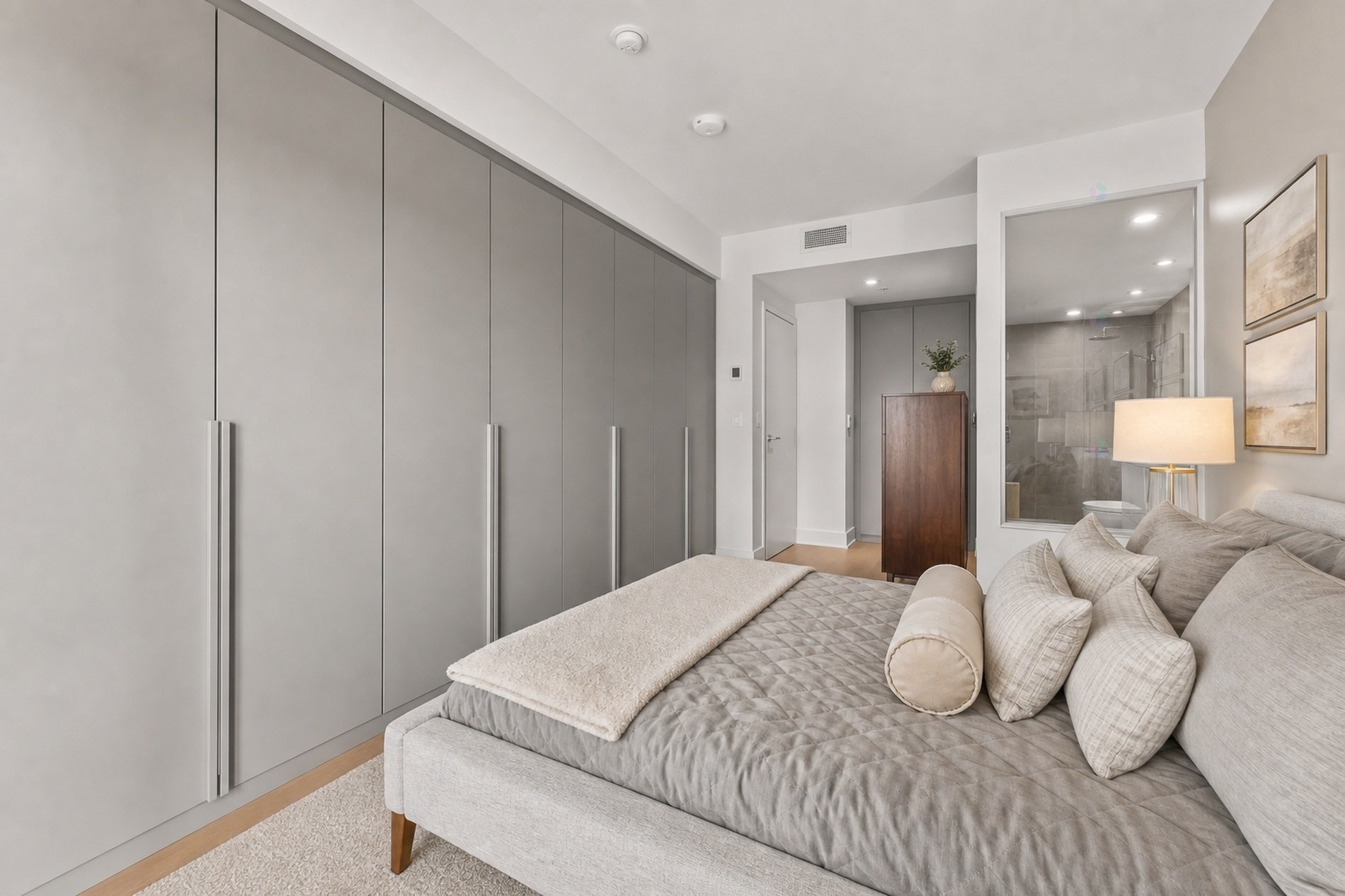 









1000


Rue André-Prévost

, 1401,
Montréal (Verdun/Île-des-Soeurs),




QC
H3E0E6

