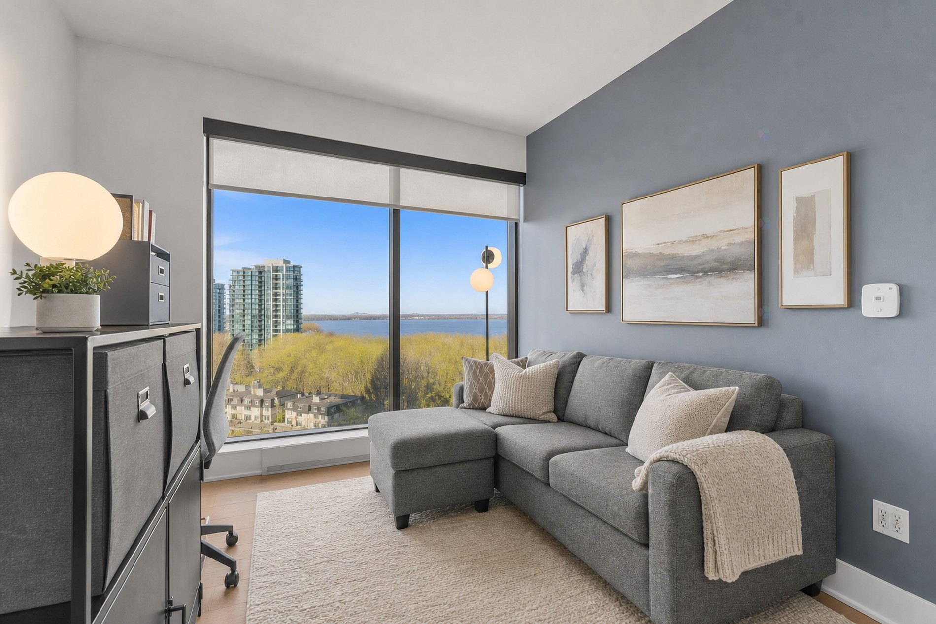 









1000


Rue André-Prévost

, 1401,
Montréal (Verdun/Île-des-Soeurs),




QC
H3E0E6


