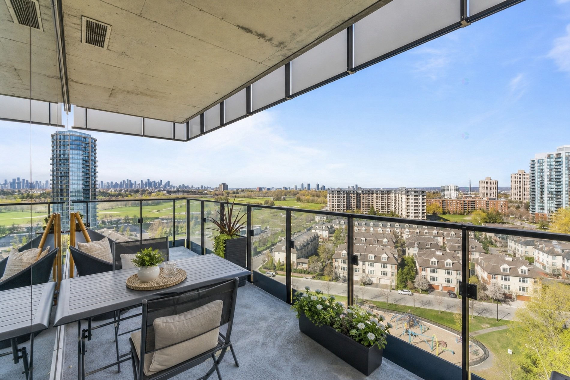 









1000


Rue André-Prévost

, 1401,
Montréal (Verdun/Île-des-Soeurs),




QC
H3E0E6

