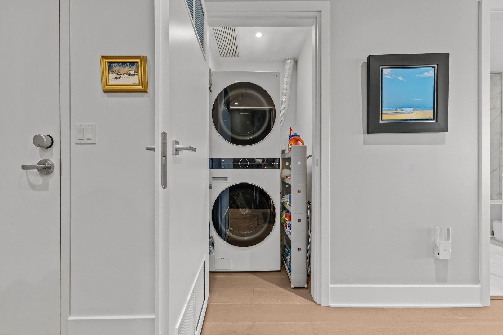 









1000


Rue André-Prévost

, 1401,
Montréal (Verdun/Île-des-Soeurs),




QC
H3E0E6

