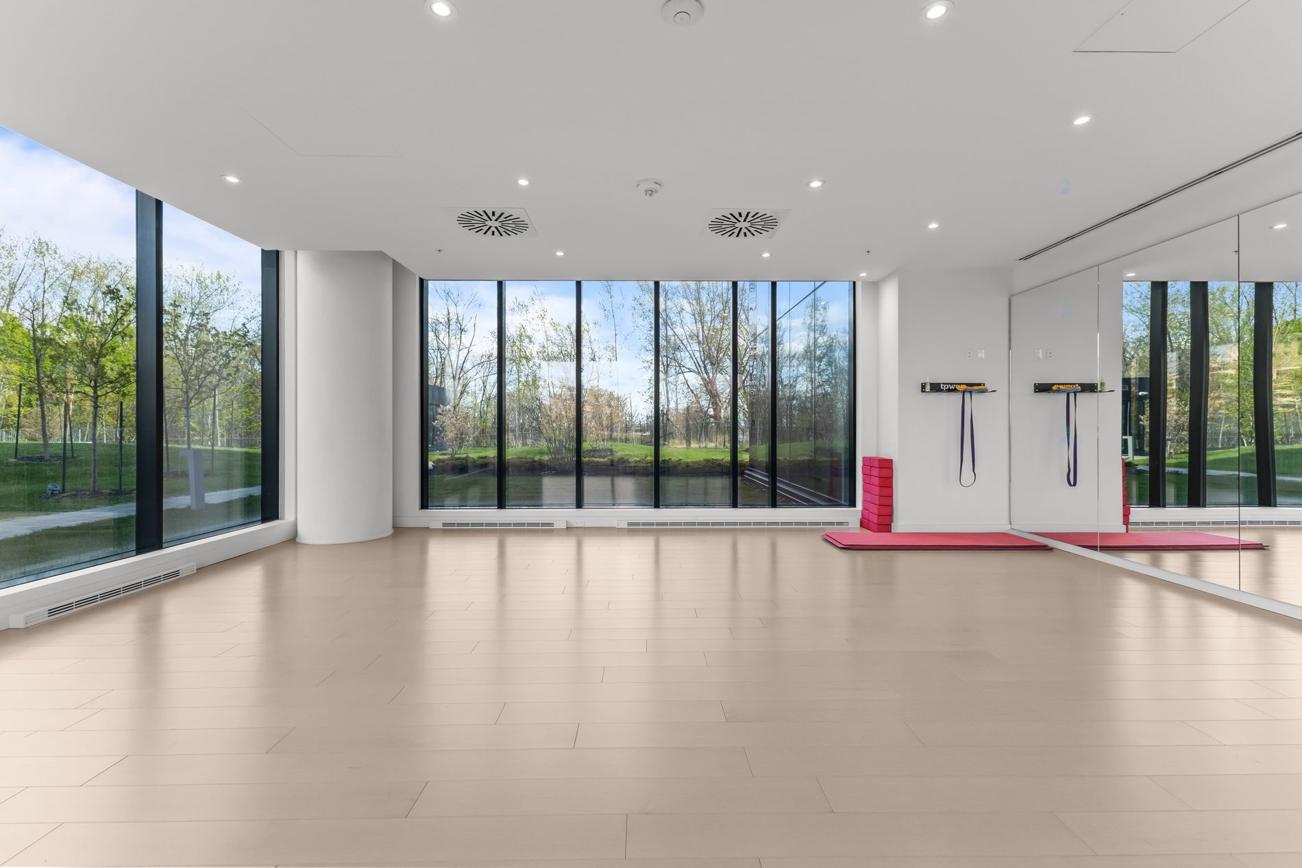 









1000


Rue André-Prévost

, 1401,
Montréal (Verdun/Île-des-Soeurs),




QC
H3E0E6

