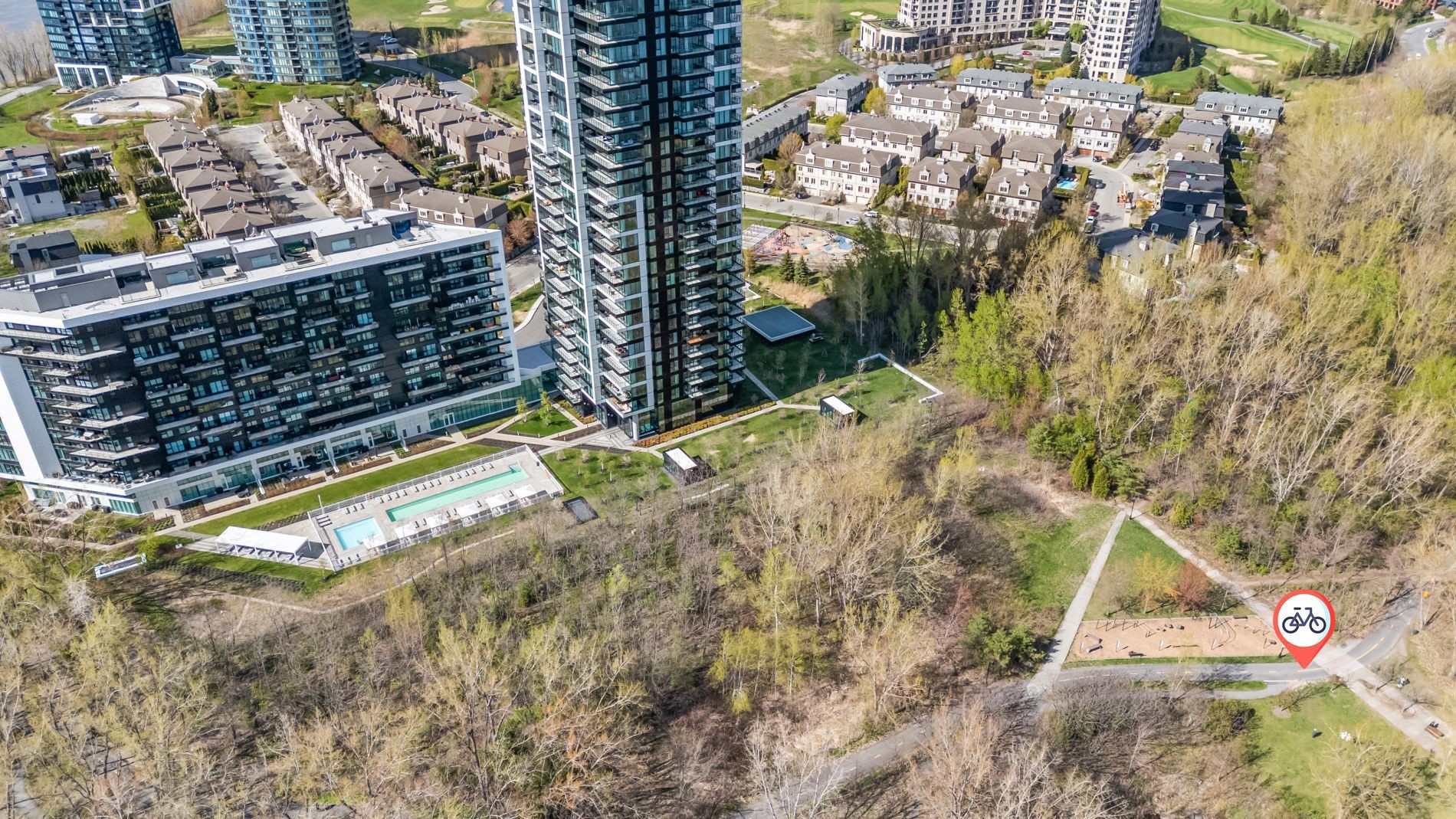 









1000


Rue André-Prévost

, 1401,
Montréal (Verdun/Île-des-Soeurs),




QC
H3E0E6

