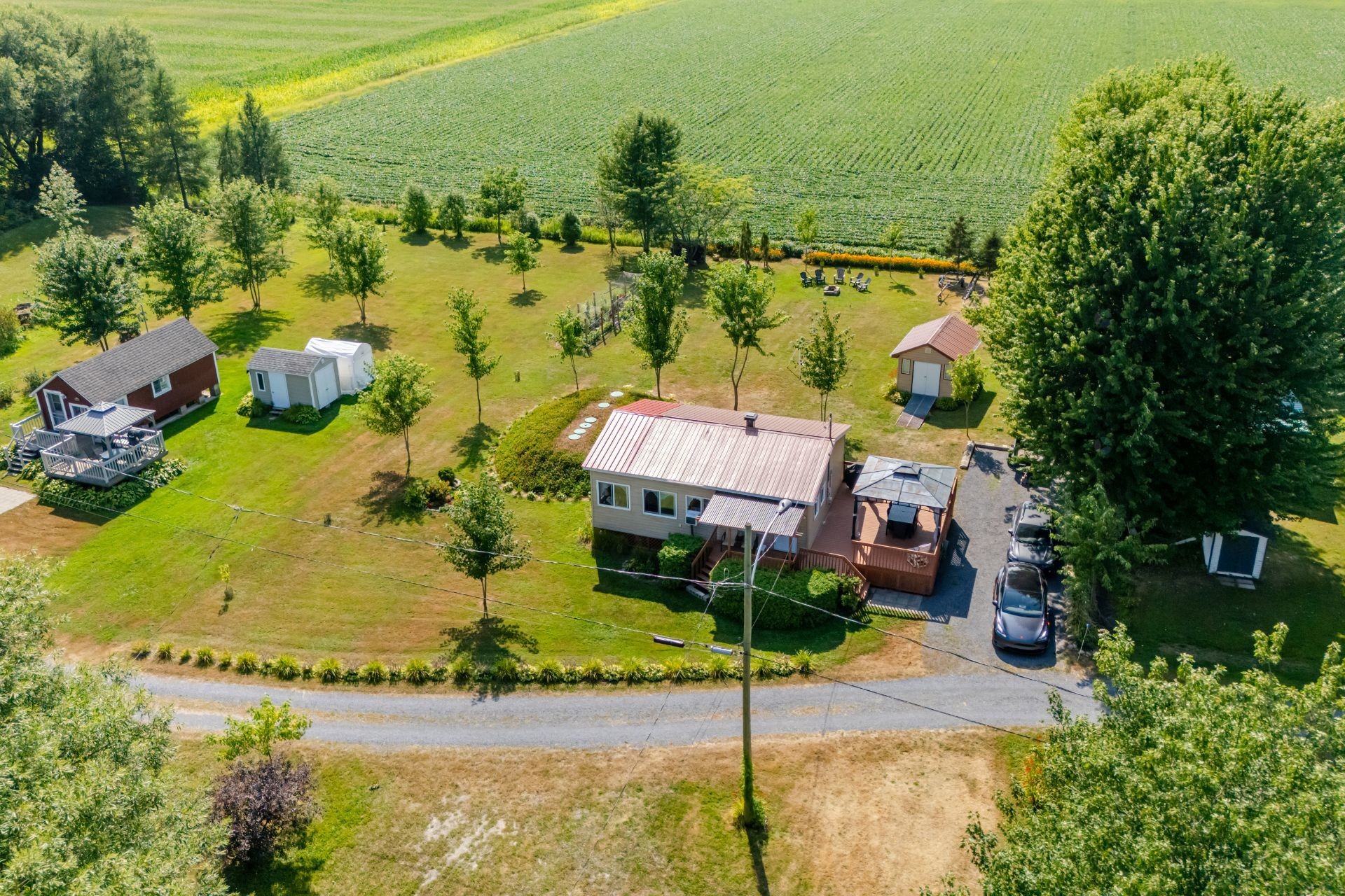 









1403


1re Avenue

,
Saint-Paul-de-l'Île-aux-Noix,




QC
J0J1G0

