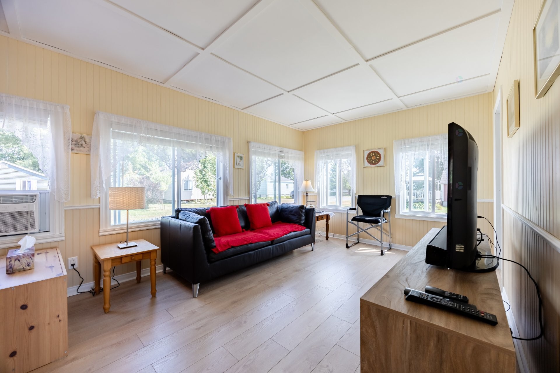 









1403


1re Avenue

,
Saint-Paul-de-l'Île-aux-Noix,




QC
J0J1G0

