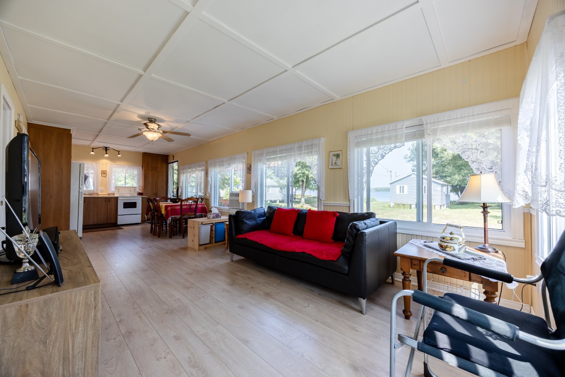 









1403


1re Avenue

,
Saint-Paul-de-l'Île-aux-Noix,




QC
J0J1G0

