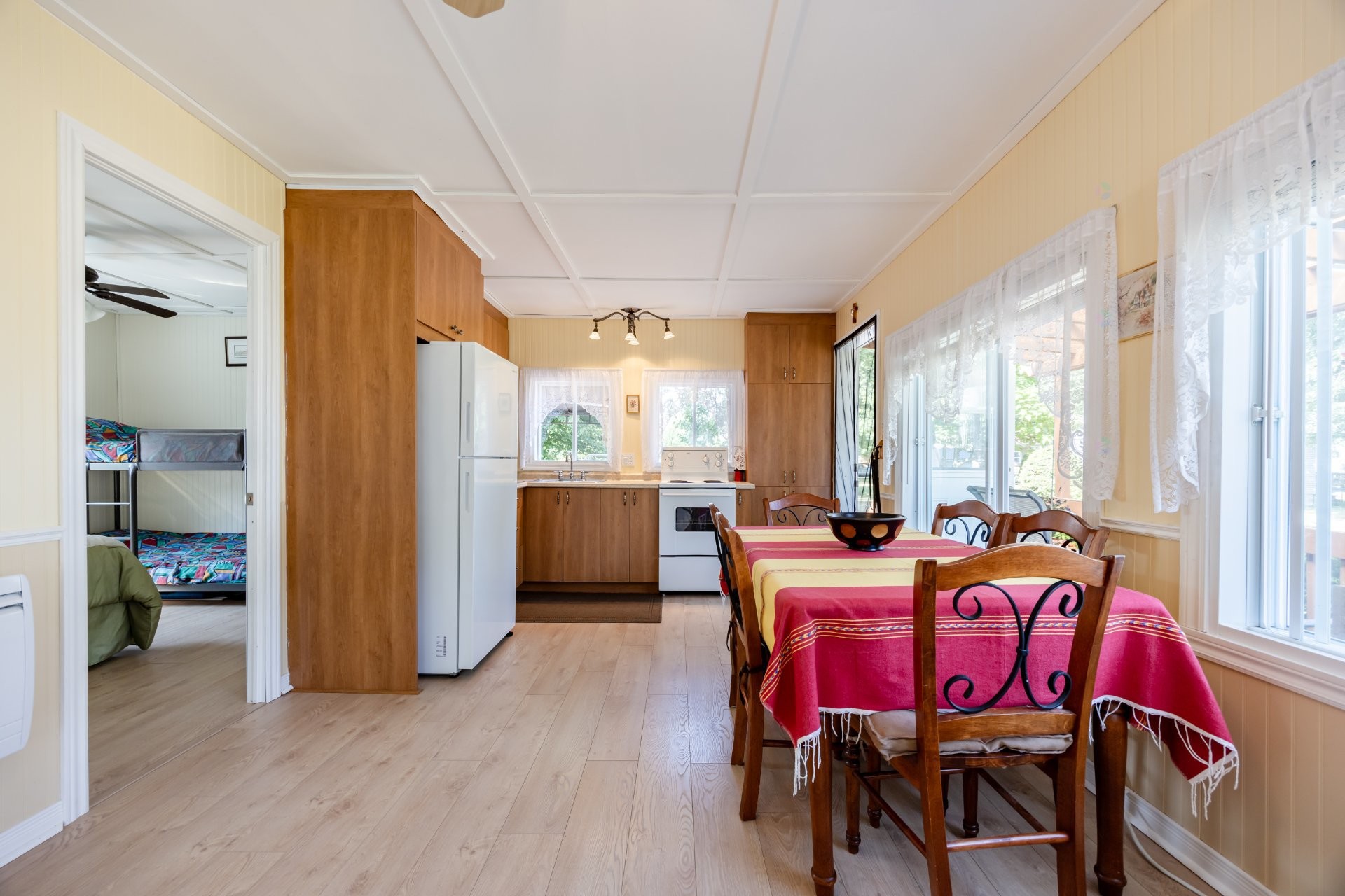 









1403


1re Avenue

,
Saint-Paul-de-l'Île-aux-Noix,




QC
J0J1G0

