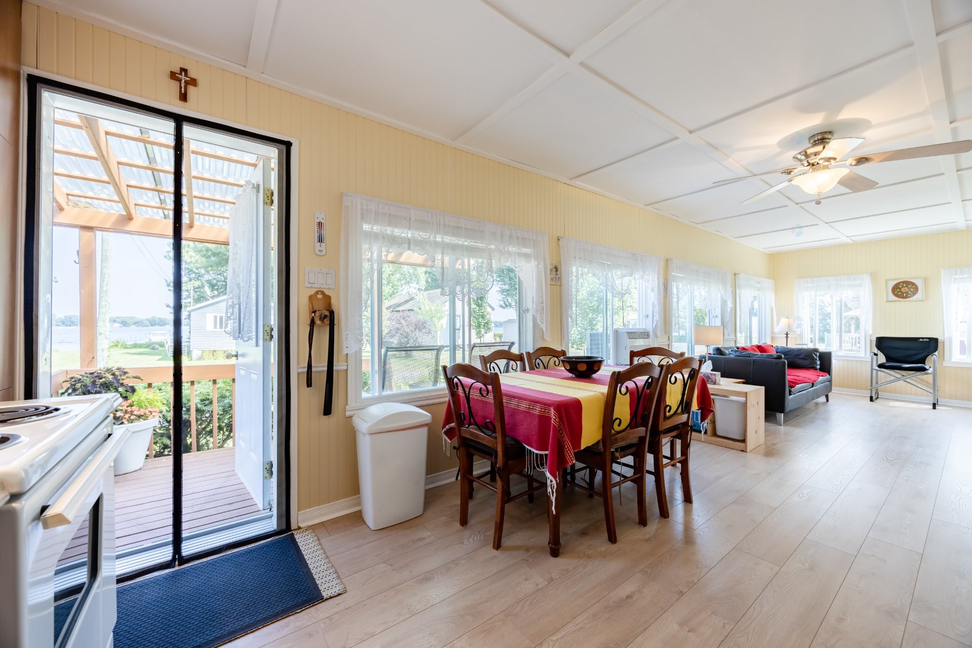 









1403


1re Avenue

,
Saint-Paul-de-l'Île-aux-Noix,




QC
J0J1G0

