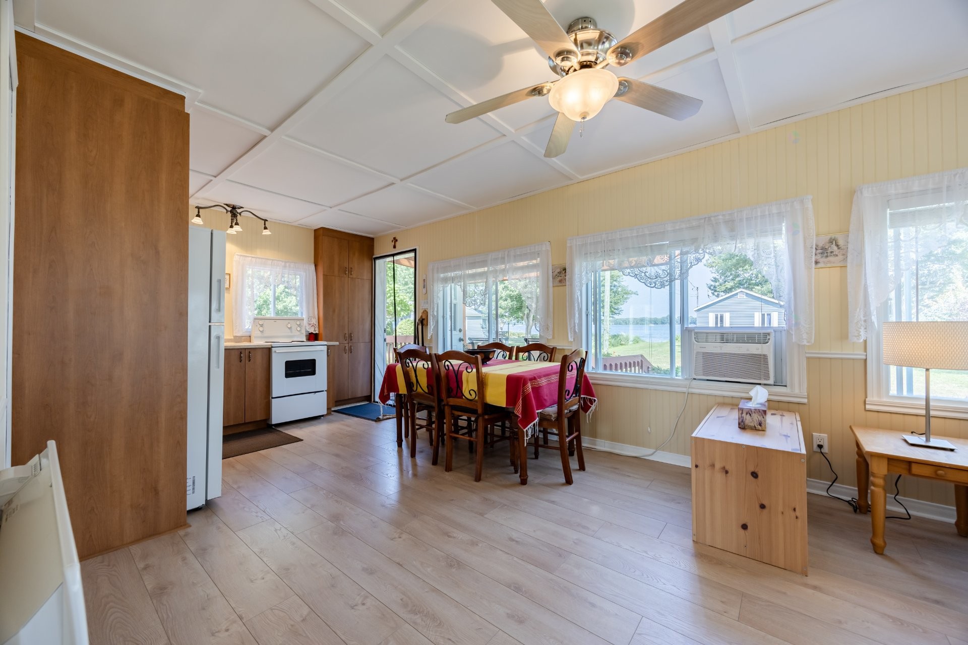 









1403


1re Avenue

,
Saint-Paul-de-l'Île-aux-Noix,




QC
J0J1G0

