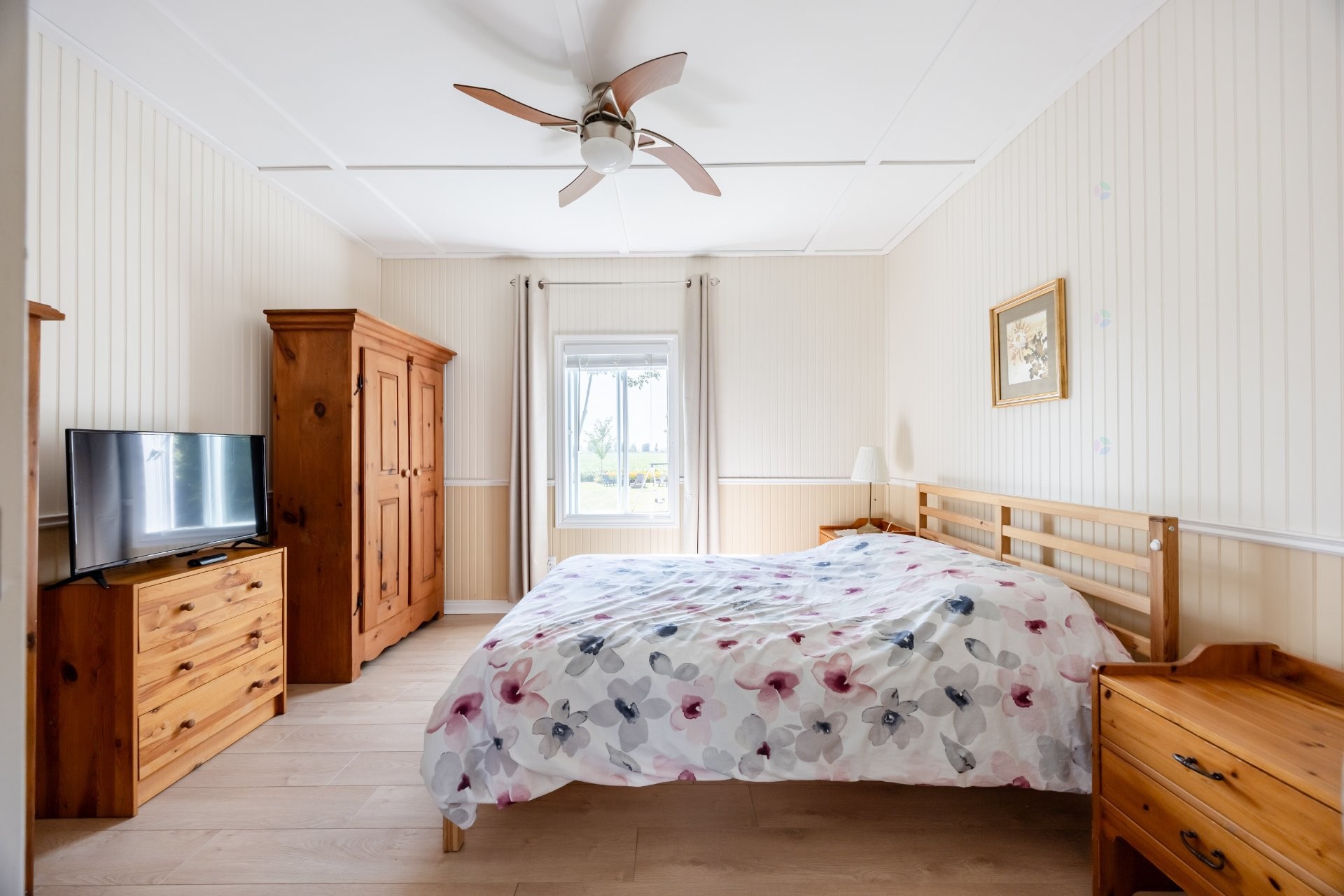 









1403


1re Avenue

,
Saint-Paul-de-l'Île-aux-Noix,




QC
J0J1G0

