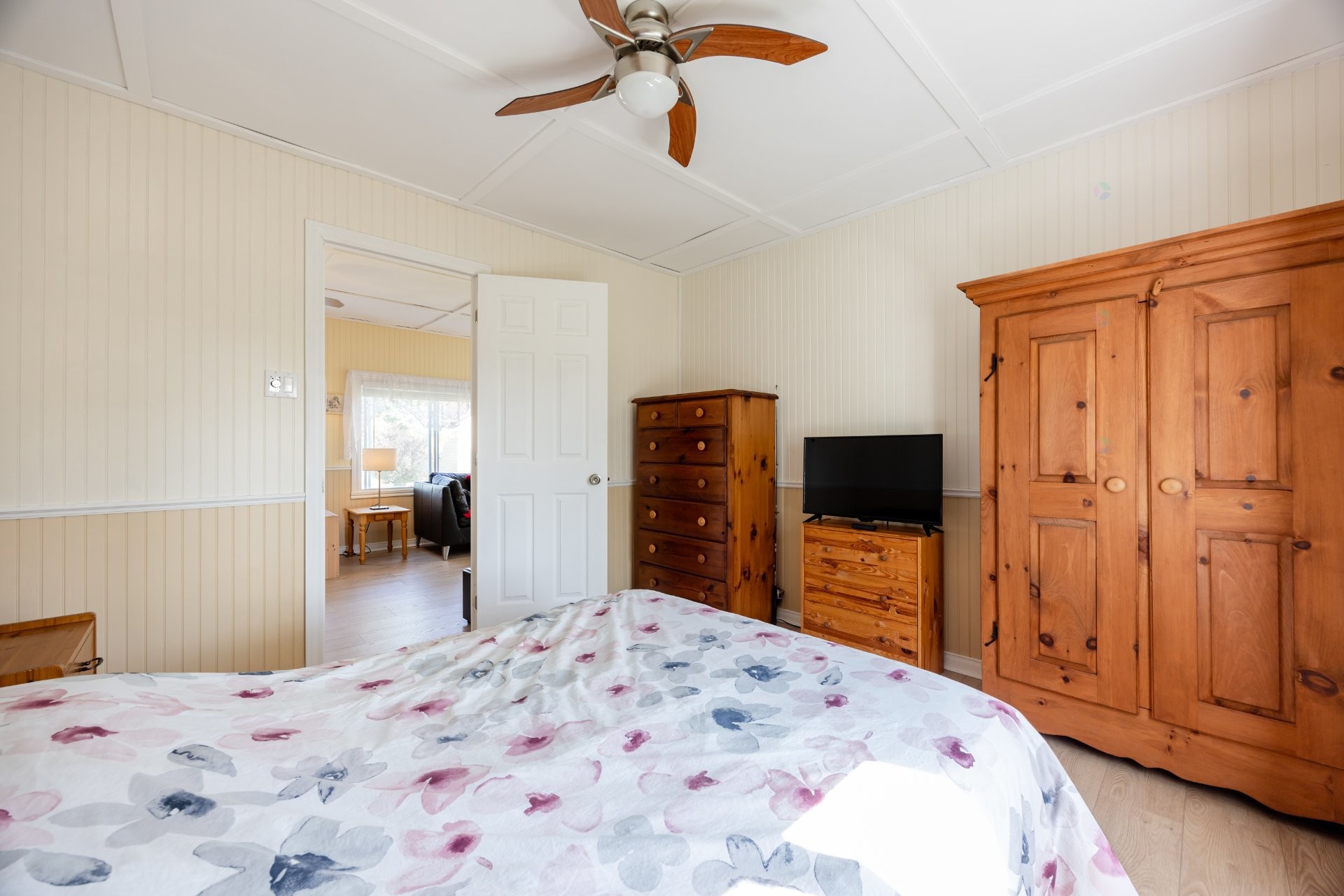 









1403


1re Avenue

,
Saint-Paul-de-l'Île-aux-Noix,




QC
J0J1G0

