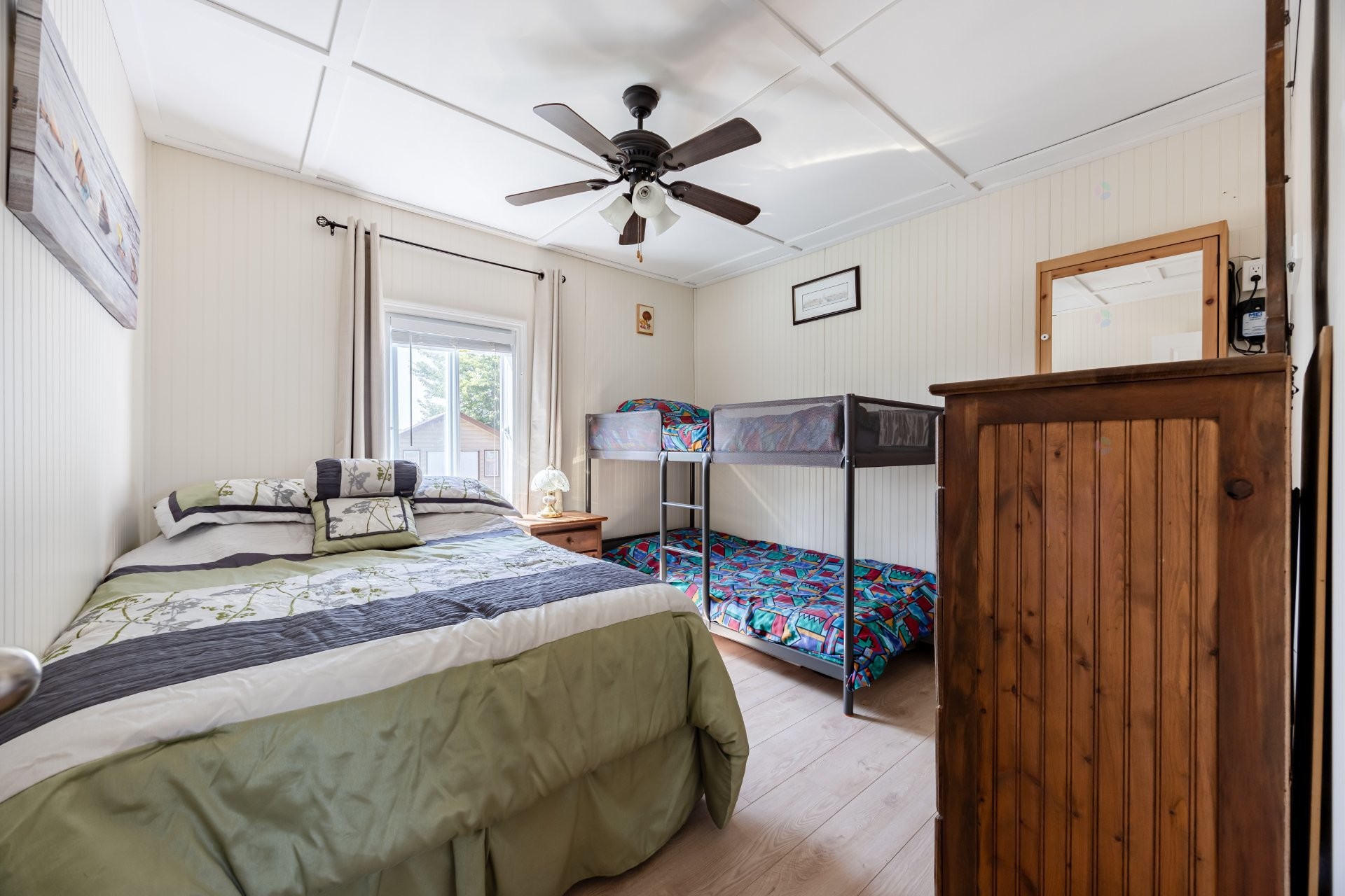 









1403


1re Avenue

,
Saint-Paul-de-l'Île-aux-Noix,




QC
J0J1G0

