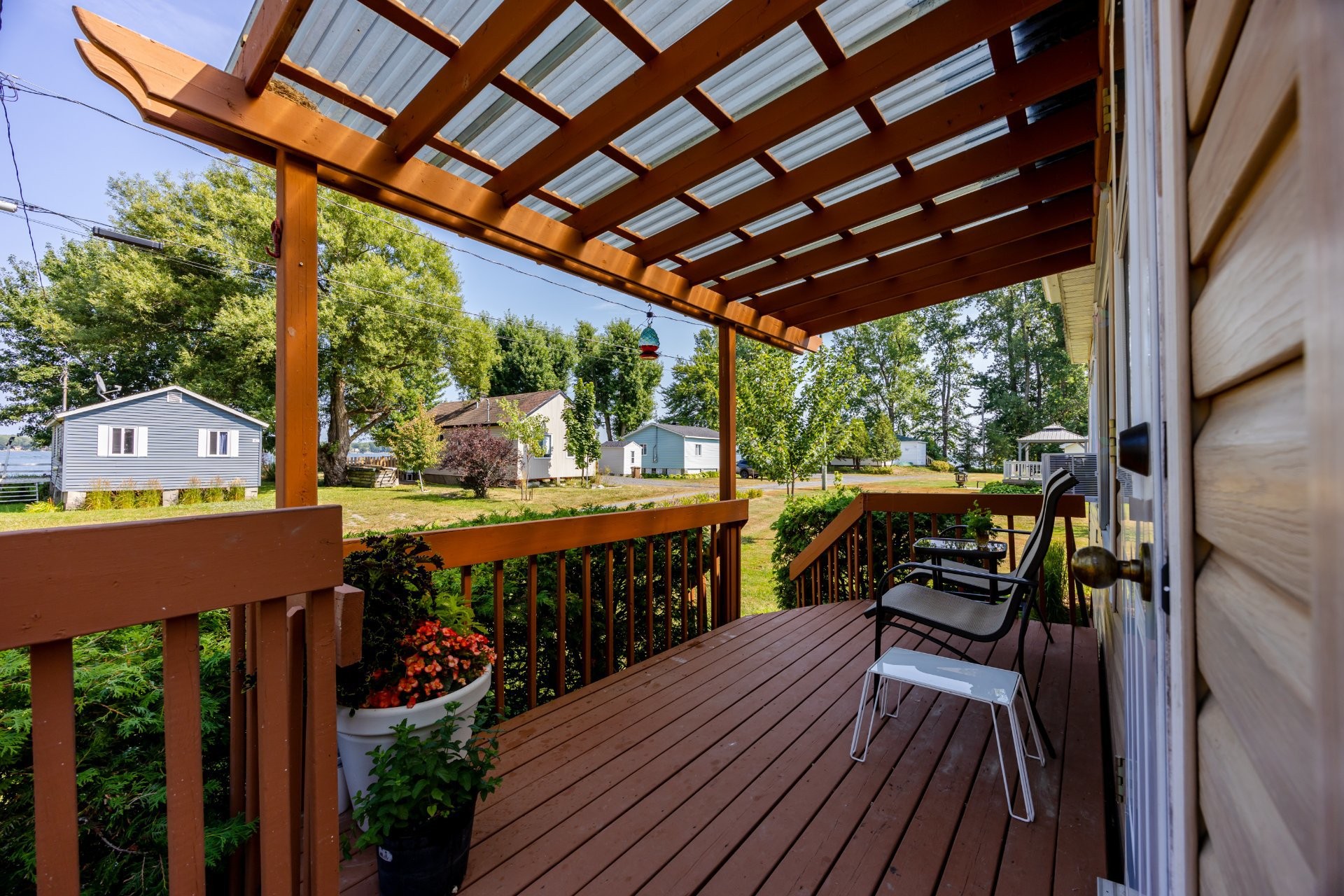 









1403


1re Avenue

,
Saint-Paul-de-l'Île-aux-Noix,




QC
J0J1G0

