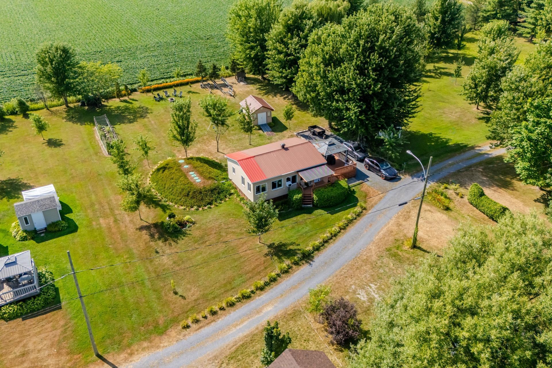 









1403


1re Avenue

,
Saint-Paul-de-l'Île-aux-Noix,




QC
J0J1G0

