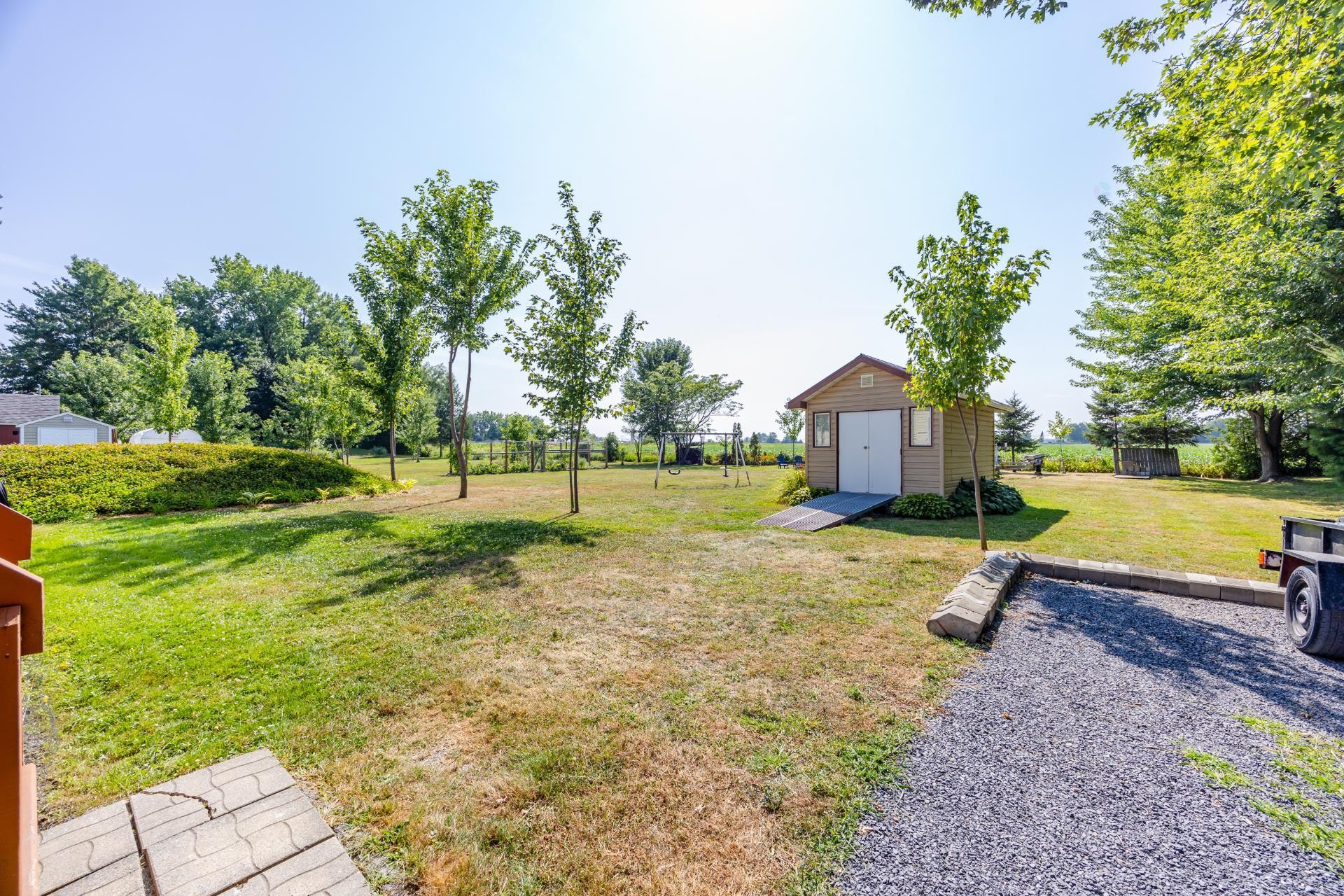 









1403


1re Avenue

,
Saint-Paul-de-l'Île-aux-Noix,




QC
J0J1G0

