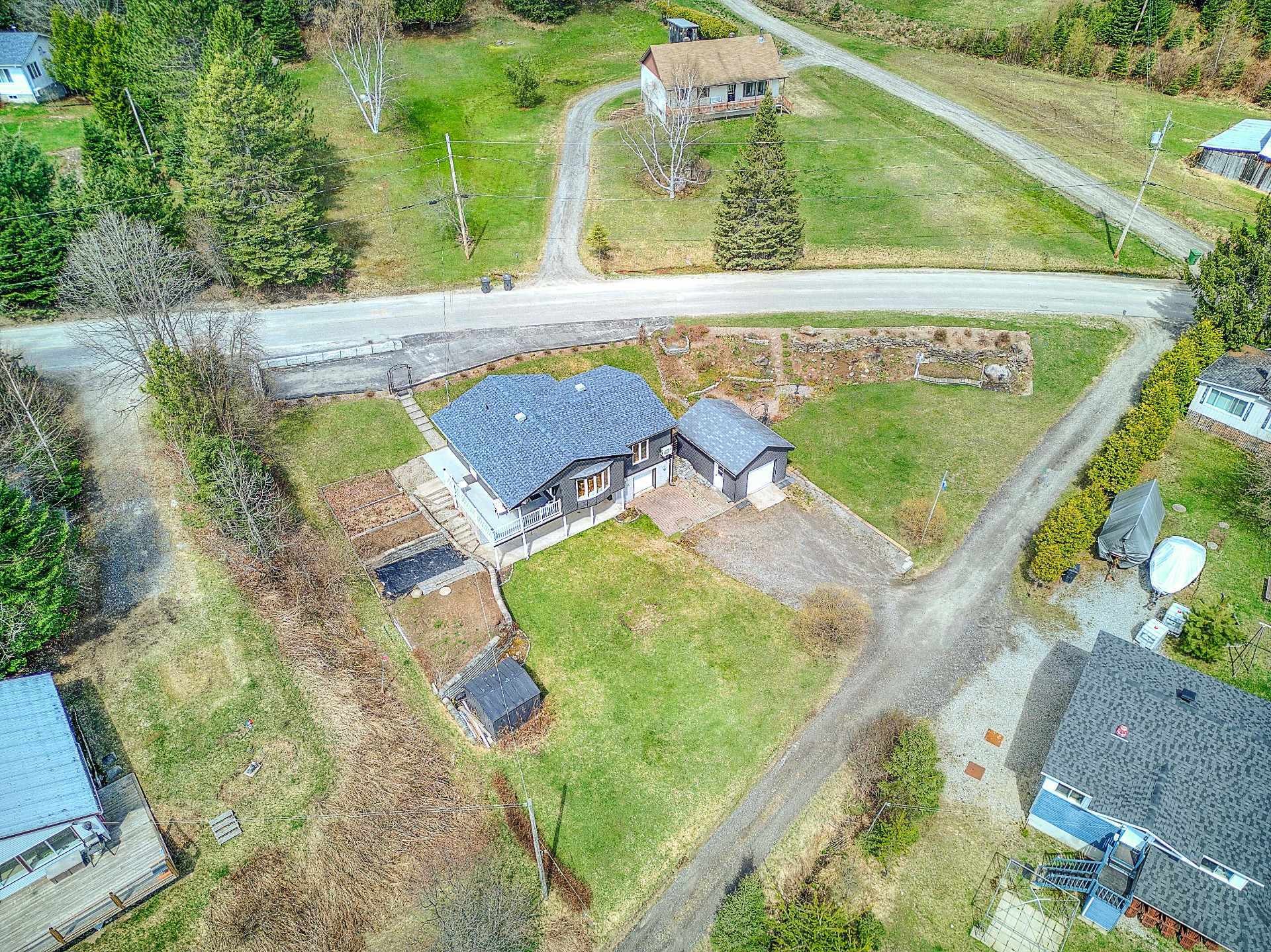 









257


Ch. du Lac-aux-Bois-Francs O.

,
Rivière-Rouge,




QC
J0T1T0

