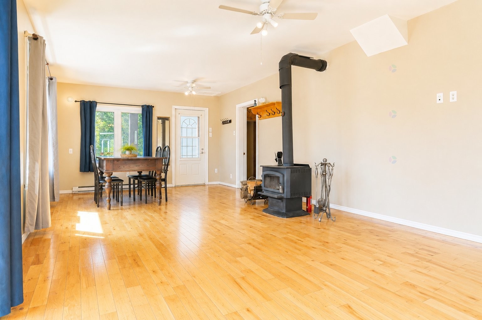 









261


Rue Principale

,
Saint-Adelphe,




QC
G0X2G0


