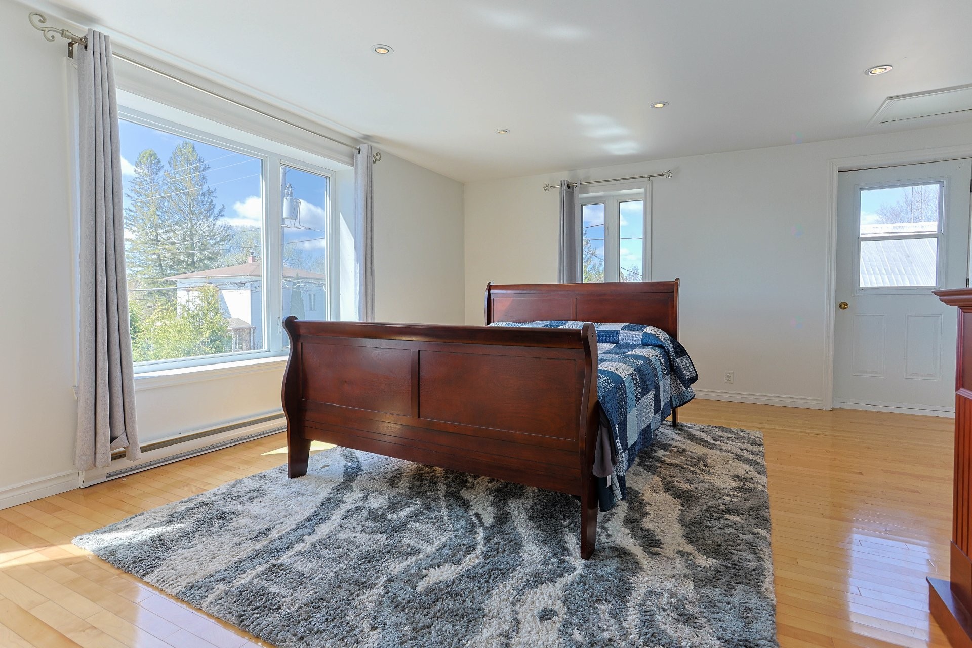 









261


Rue Principale

,
Saint-Adelphe,




QC
G0X2G0

