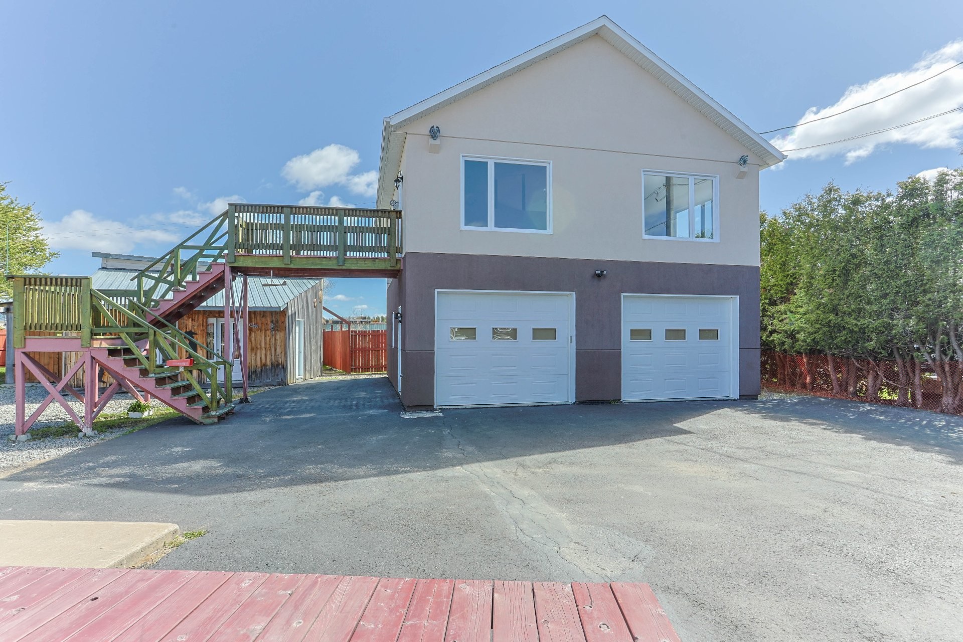









261


Rue Principale

,
Saint-Adelphe,




QC
G0X2G0

