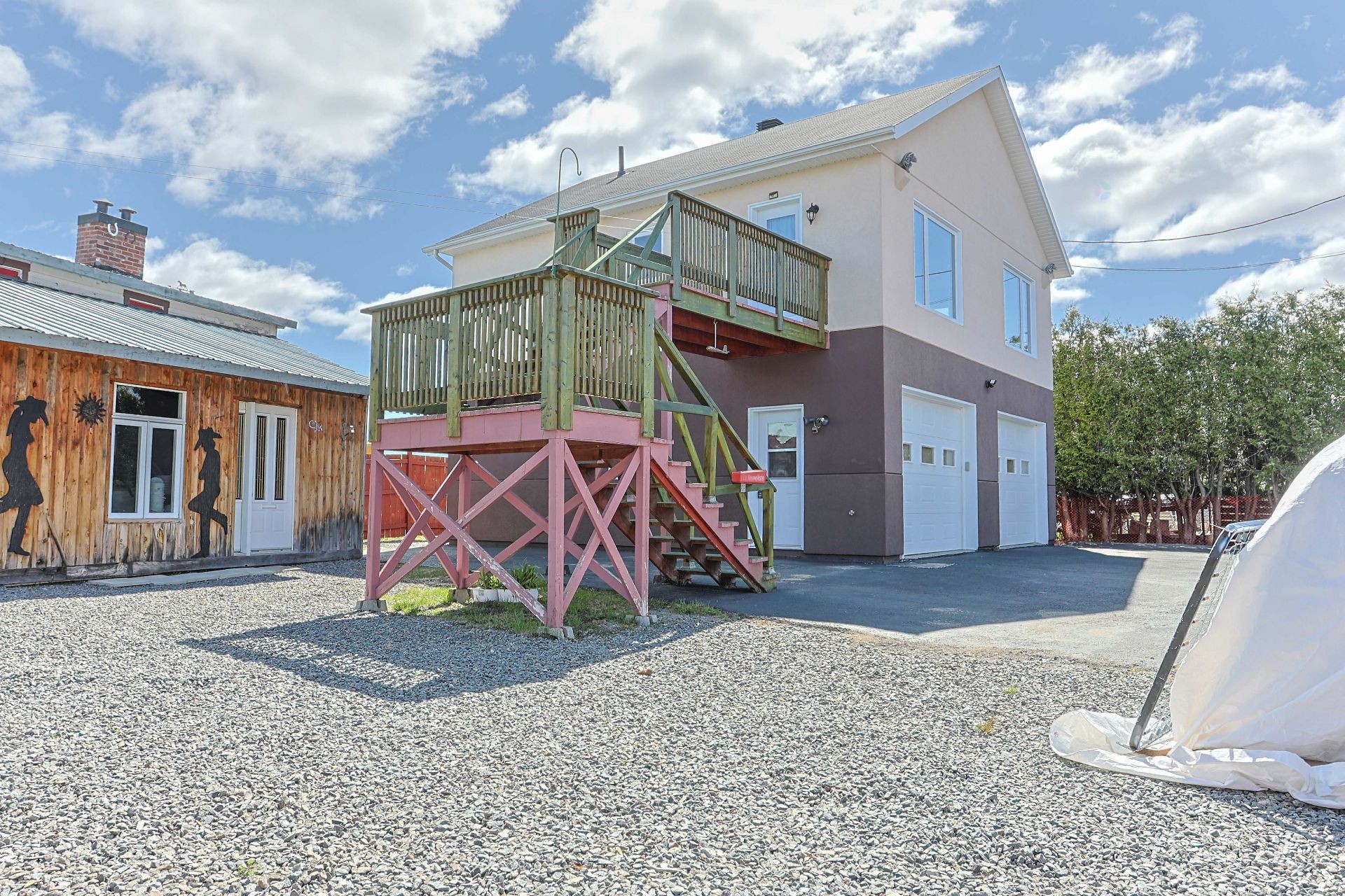 









261


Rue Principale

,
Saint-Adelphe,




QC
G0X2G0

