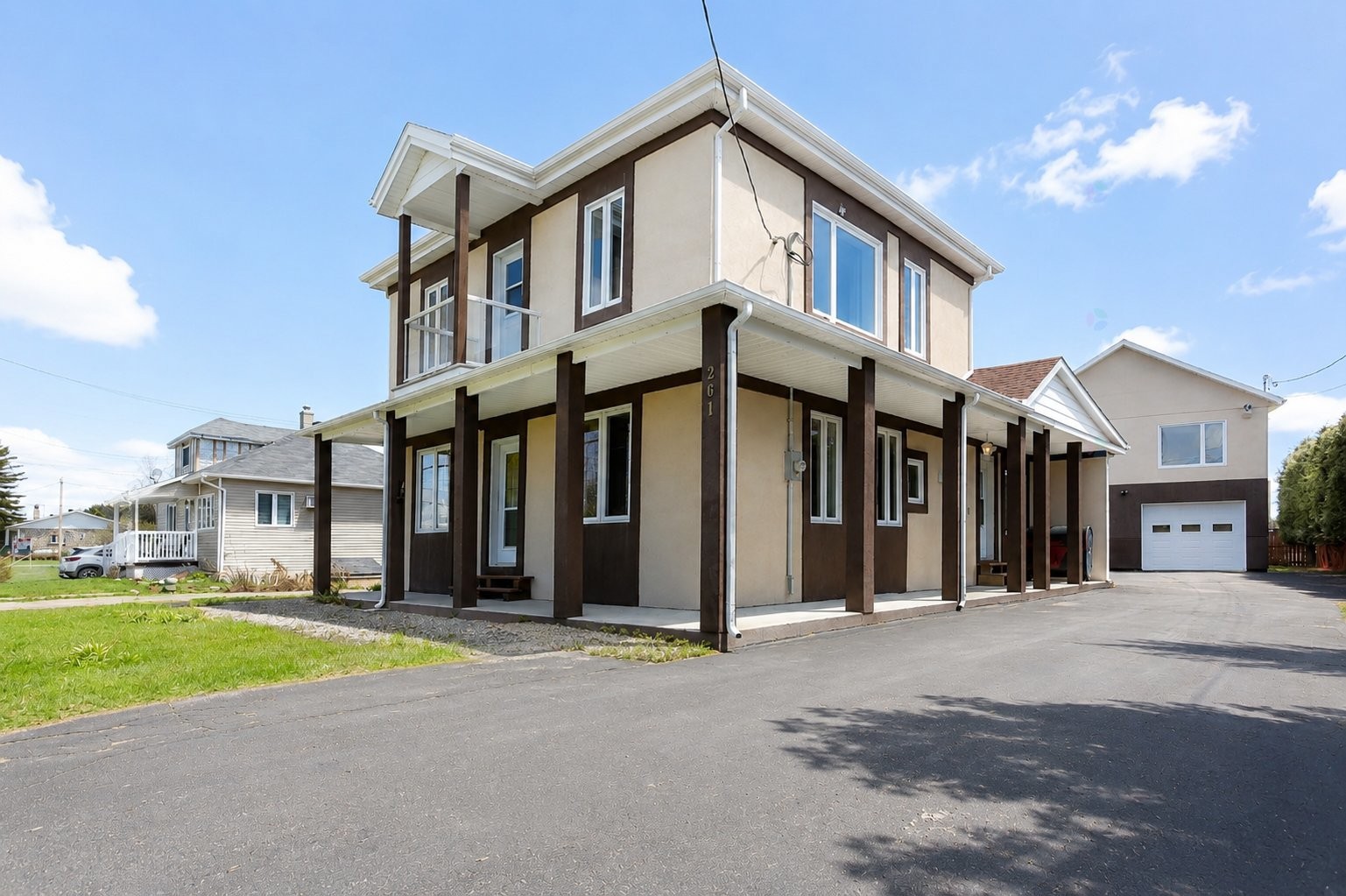 









261


Rue Principale

,
Saint-Adelphe,




QC
G0X2G0

