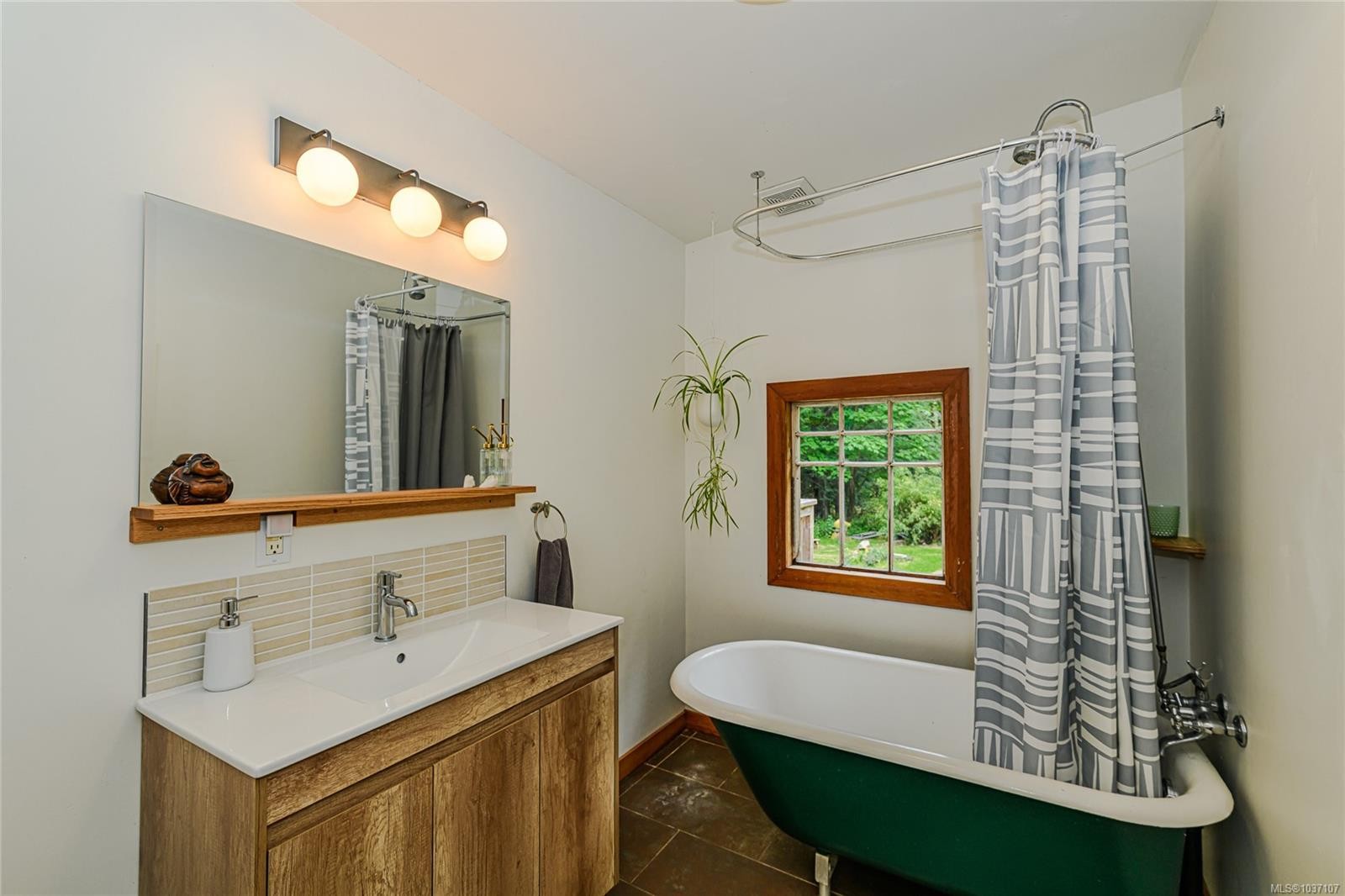 









161


Holmes

Rd,
Salt Spring,




BC
V8K 1T6

