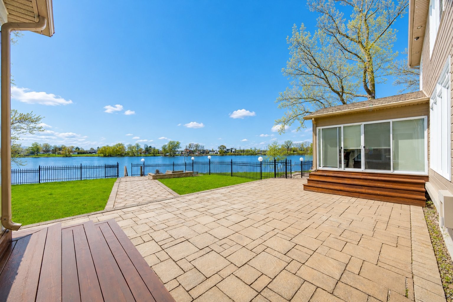 









409


Ch. des Patriotes

,
Saint-Mathias-sur-Richelieu,




QC
J3L6C3

