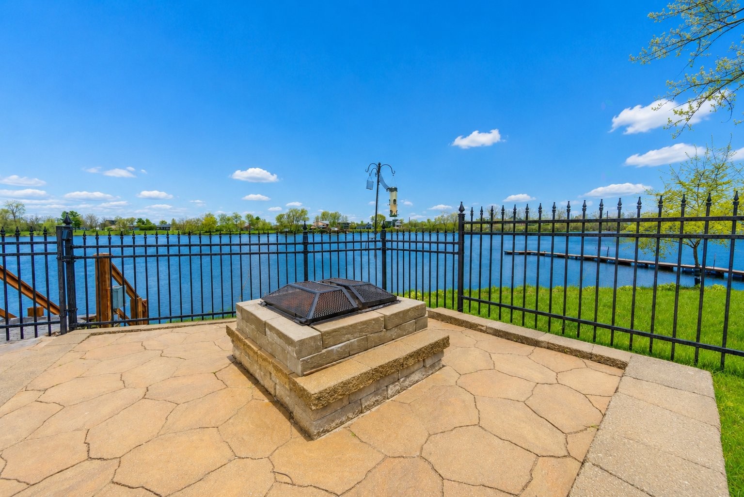 









409


Ch. des Patriotes

,
Saint-Mathias-sur-Richelieu,




QC
J3L6C3

