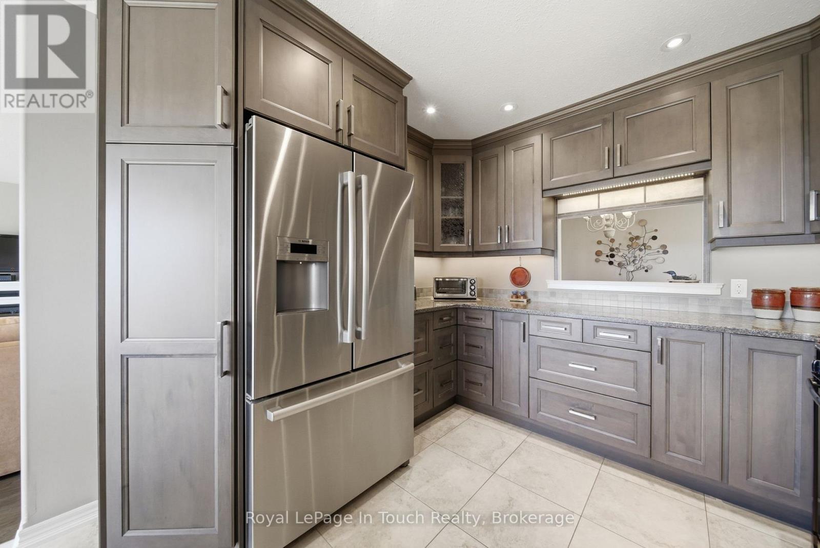












108 MILROY DRIVE

,
Peterborough (Northcrest Ward 5),




Ontario
K9H7T2

