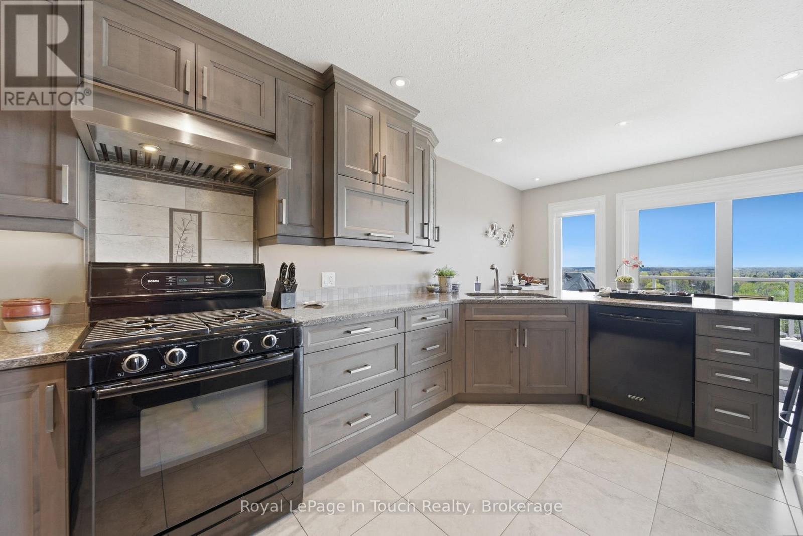 












108 MILROY DRIVE

,
Peterborough (Northcrest Ward 5),




Ontario
K9H7T2

