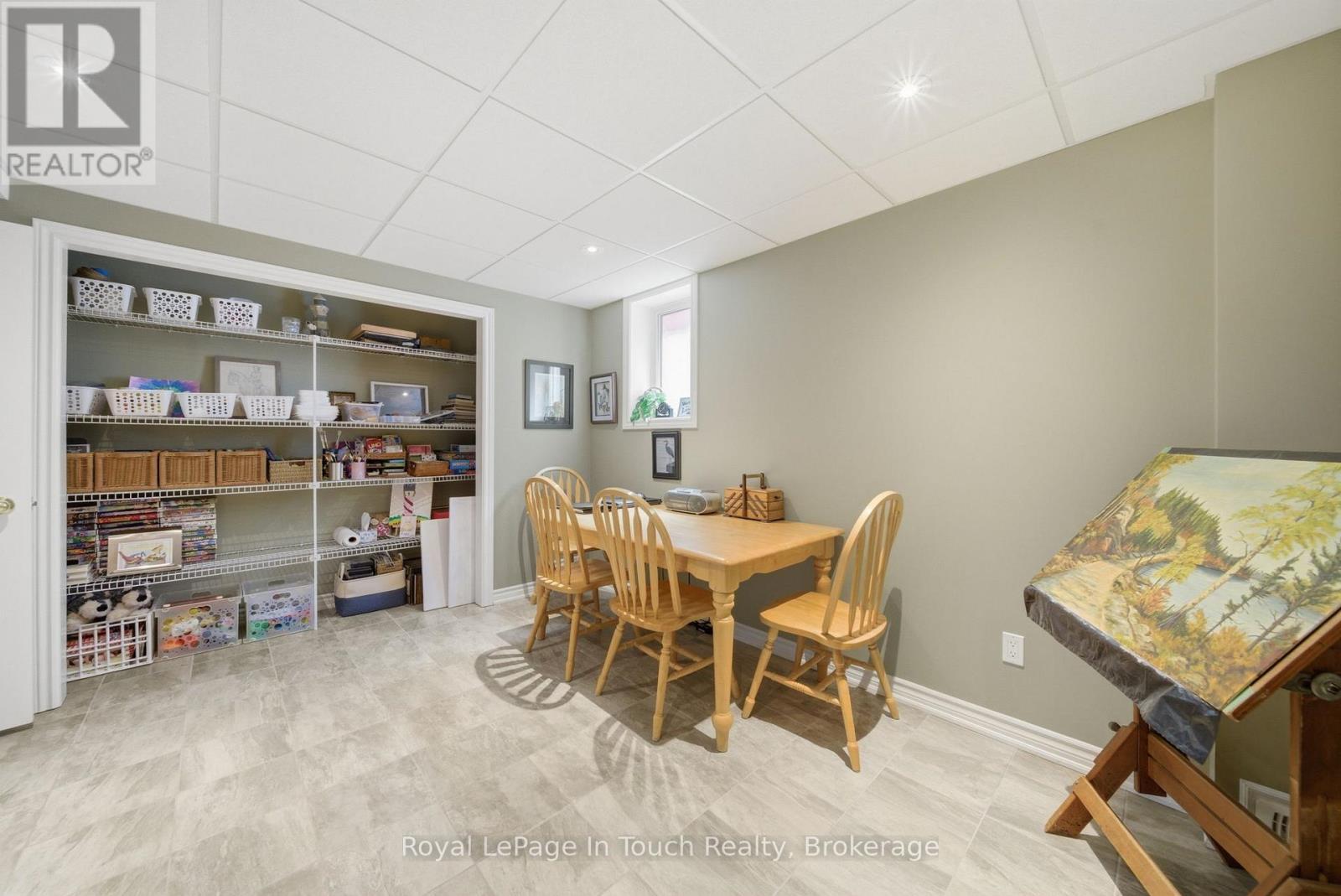 












108 MILROY DRIVE

,
Peterborough (Northcrest Ward 5),




Ontario
K9H7T2

