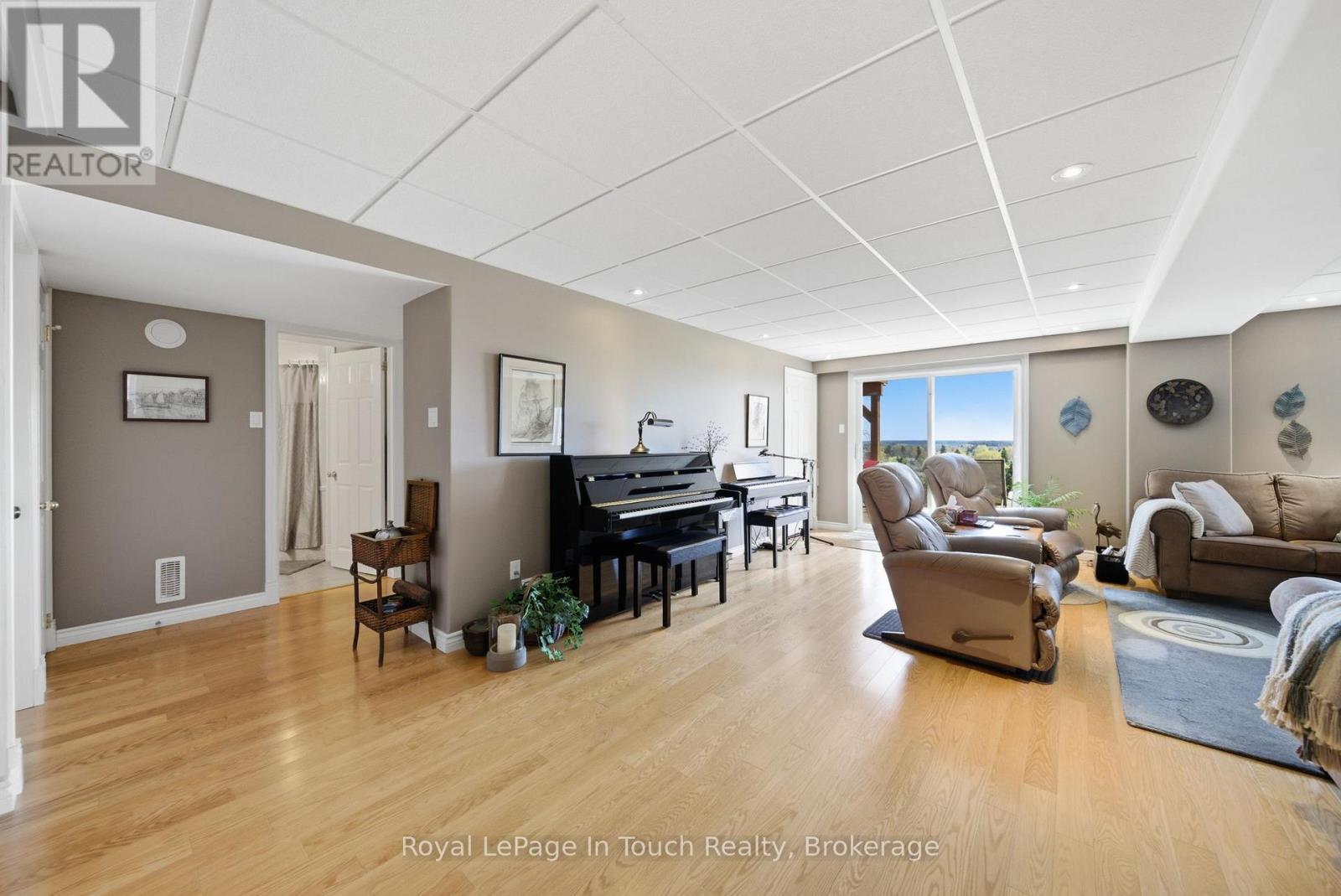 












108 MILROY DRIVE

,
Peterborough (Northcrest Ward 5),




Ontario
K9H7T2

